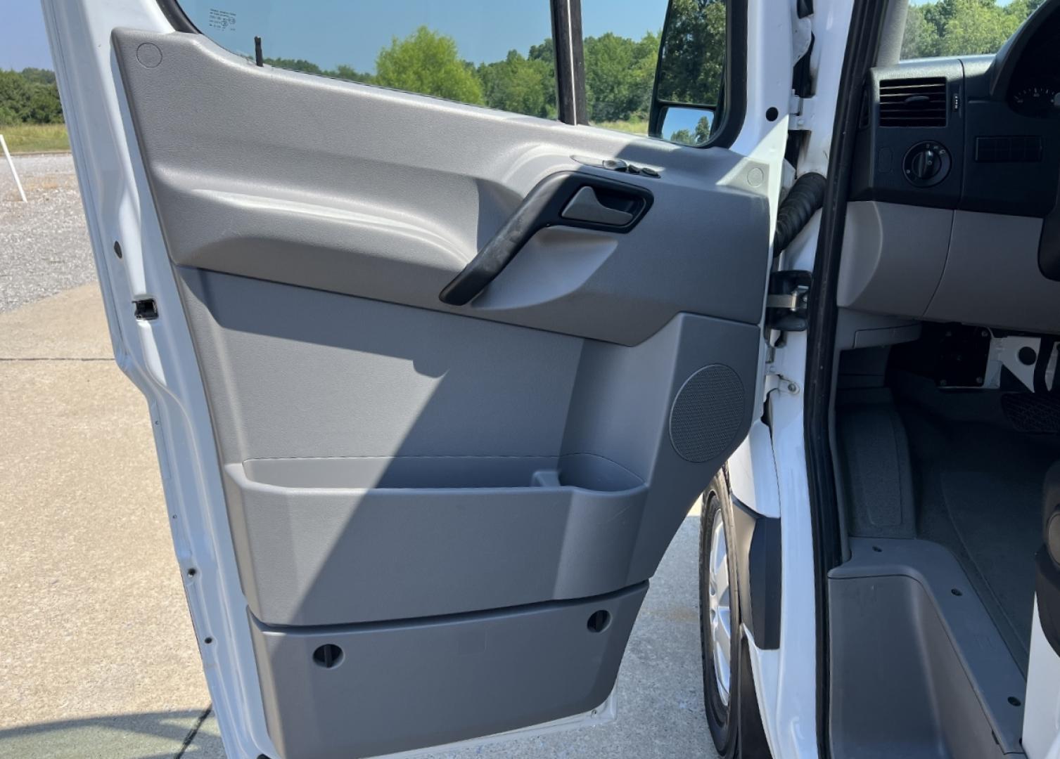 2013 WHITE /Black Cloth Mercedes-Benz Sprinter 2500 (WD3PE7CC1D5) with an 3.0L V6 TURBO DIESEL engine, Automatic transmission, located at 506 S. Kingshighway, Cape Girardeau, MO, 63703, (573) 235-5000, 37.294991, -89.553635 - 2013 Mercedes-Benz Sprinter 2500 Local 1-Owner Only 90xxx miles Rear Wheel Drive 3.0L V6 Diesel Automatic Cruise Power Windows/Locks/Mirrors We have financing available and we accept trades! Fill out a credit application on our website or come by today! If you have any questions, give us a - Photo#8