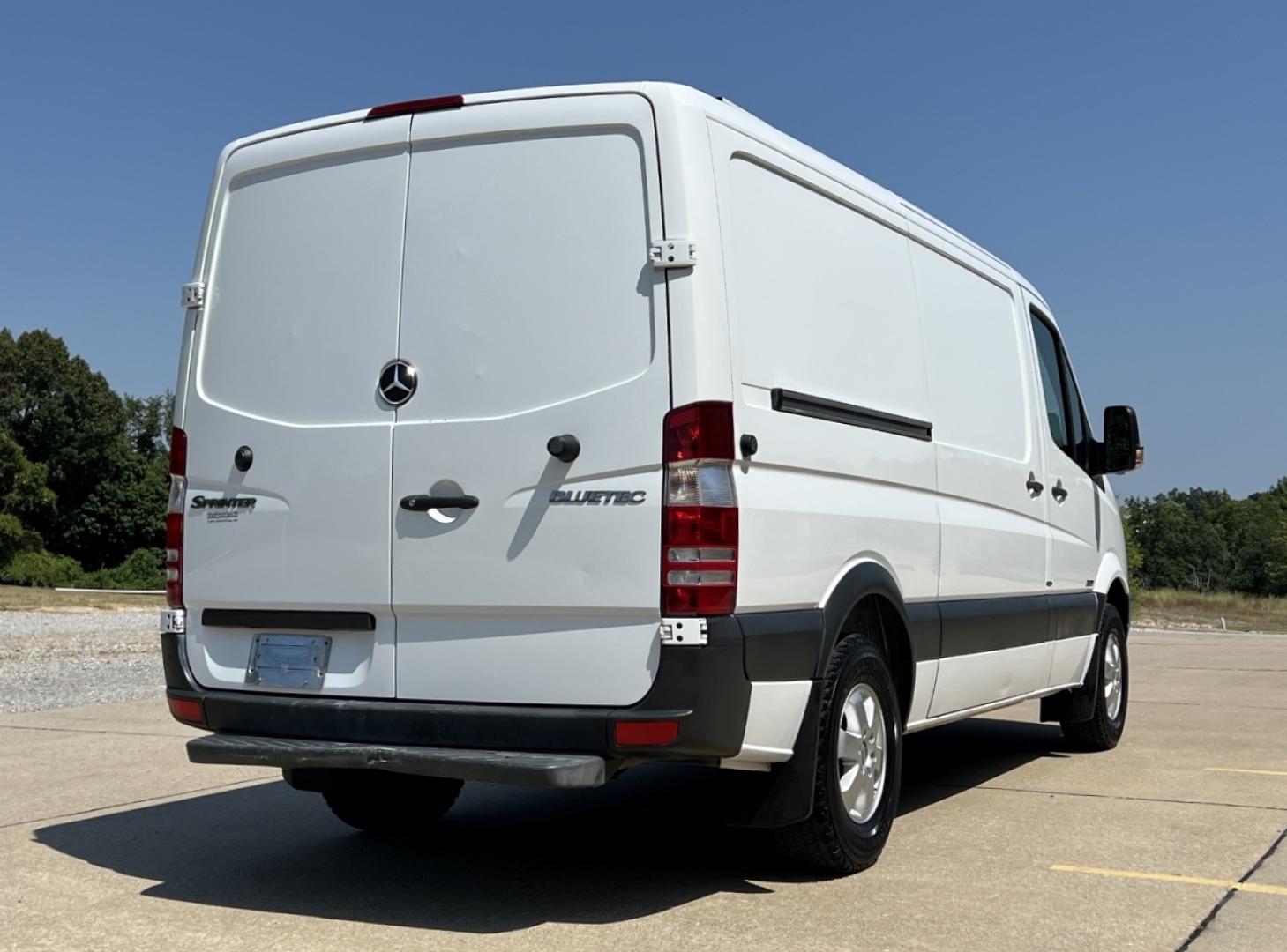 2013 WHITE /Black Cloth Mercedes-Benz Sprinter 2500 (WD3PE7CC1D5) with an 3.0L V6 TURBO DIESEL engine, Automatic transmission, located at 506 S. Kingshighway, Cape Girardeau, MO, 63703, (573) 235-5000, 37.294991, -89.553635 - 2013 Mercedes-Benz Sprinter 2500 Local 1-Owner Only 90xxx miles Rear Wheel Drive 3.0L V6 Diesel Automatic Cruise Power Windows/Locks/Mirrors We have financing available and we accept trades! Fill out a credit application on our website or come by today! If you have any questions, give us a - Photo#5