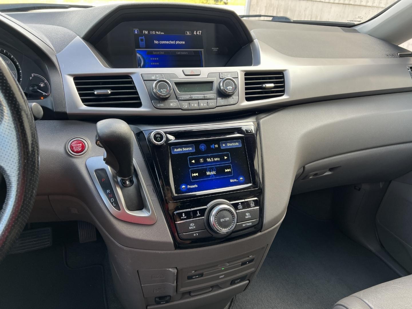 2016 GRAY /Gray Leather Honda Odyssey EX-L (5FNRL5H61GB) with an 3.5L V6 engine, Automatic transmission, located at 2990 Old Orchard Rd., Jackson, MO, 63755, 37.354214, -89.612106 - We have financing available and we accept trades! Fill out a credit application on our website or come by today! If you have any questions, give us a call at (573) 204-7777 or visit our website at firstautocredit.com. - Photo#6