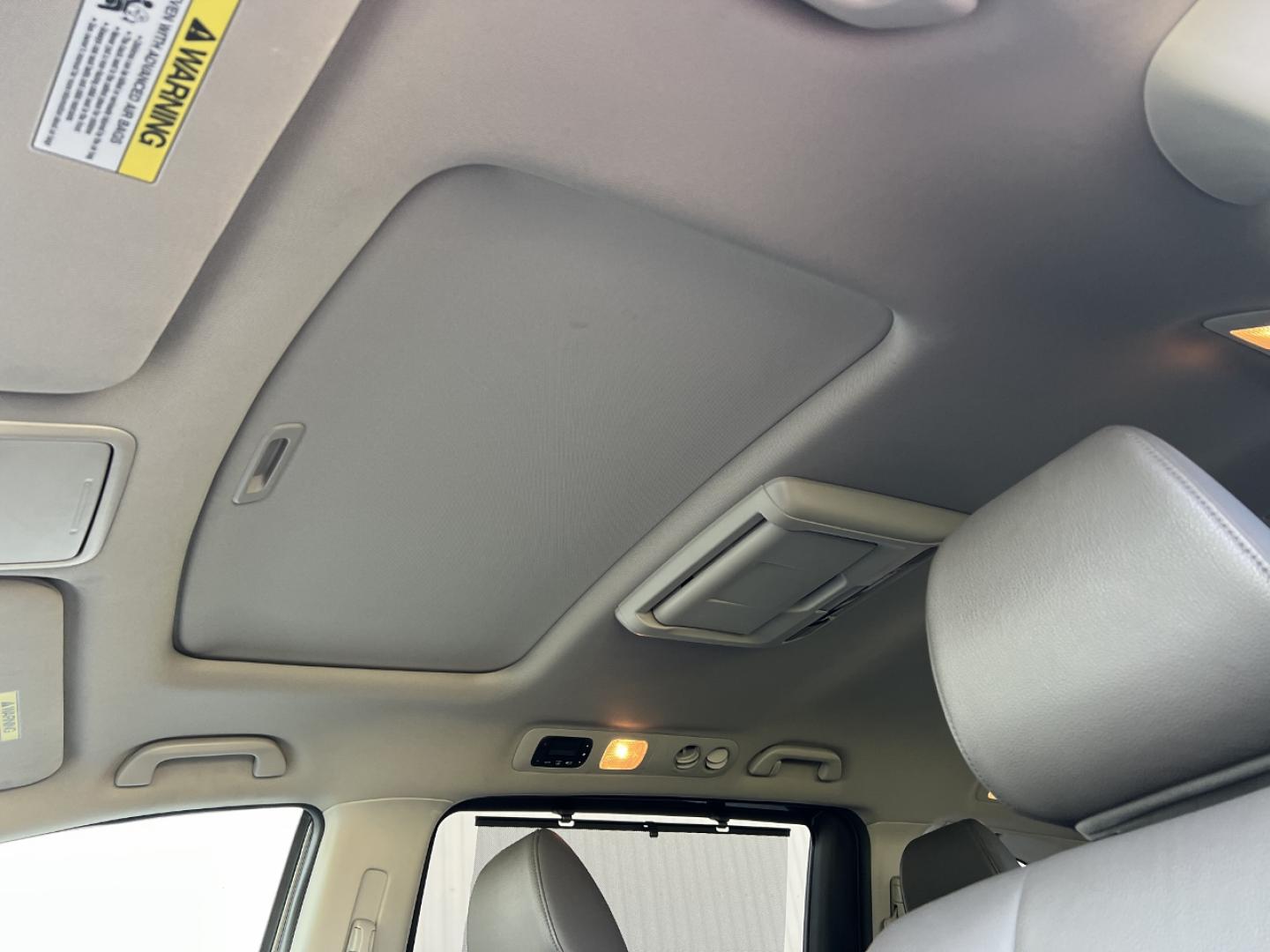 2016 GRAY /Gray Leather Honda Odyssey EX-L (5FNRL5H61GB) with an 3.5L V6 engine, Automatic transmission, located at 2990 Old Orchard Rd., Jackson, MO, 63755, 37.354214, -89.612106 - We have financing available and we accept trades! Fill out a credit application on our website or come by today! If you have any questions, give us a call at (573) 204-7777 or visit our website at firstautocredit.com. - Photo#5