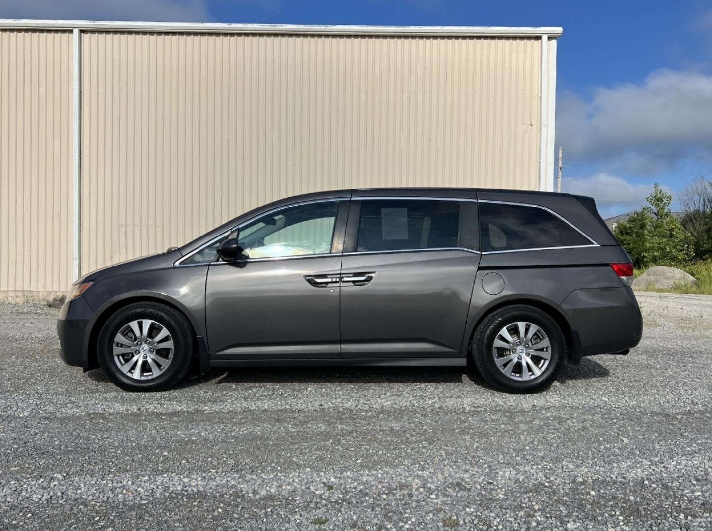 2016 GRAY /Gray Leather Honda Odyssey EX-L (5FNRL5H61GB) with an 3.5L V6 engine, Automatic transmission, located at 2990 Old Orchard Rd., Jackson, MO, 63755, 37.354214, -89.612106 - We have financing available and we accept trades! Fill out a credit application on our website or come by today! If you have any questions, give us a call at (573) 204-7777 or visit our website at firstautocredit.com. - Photo#10