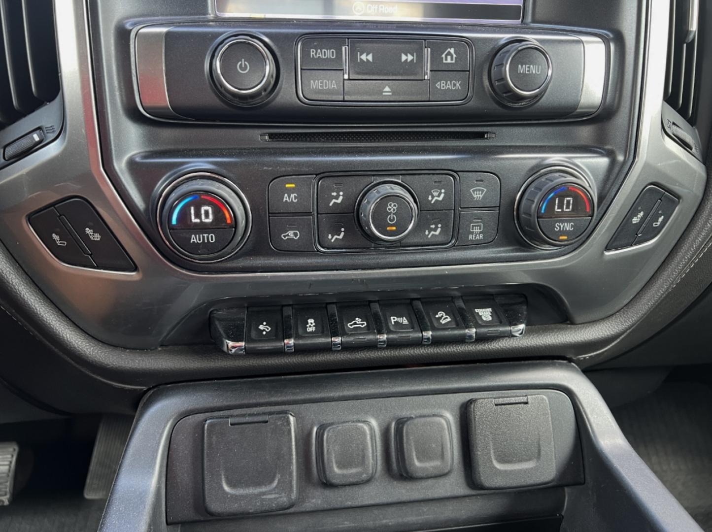 2016 GRAY /Gray Leather Chevrolet Silverado 2500HD LTZ Crew Cab 4WD (1GC1KWE82GF) with an 6.6L V8 TURBO DIESEL engine, Automatic transmission, located at 506 S. Kingshighway, Cape Girardeau, MO, 63703, (573) 235-5000, 37.294991, -89.553635 - 2016 Chevrolet Silverado 2500HD LTZ 136xxx miles 4x4 6.6L V8 Turbo Diesel Automatic Leather Navigation Power/Heated Seats Backup Camera Bluetooth Remote Start Cruise Power Windows/Locks/Mirrors We have financing available and we accept trades! Fill out a credit application on our websit - Photo#5