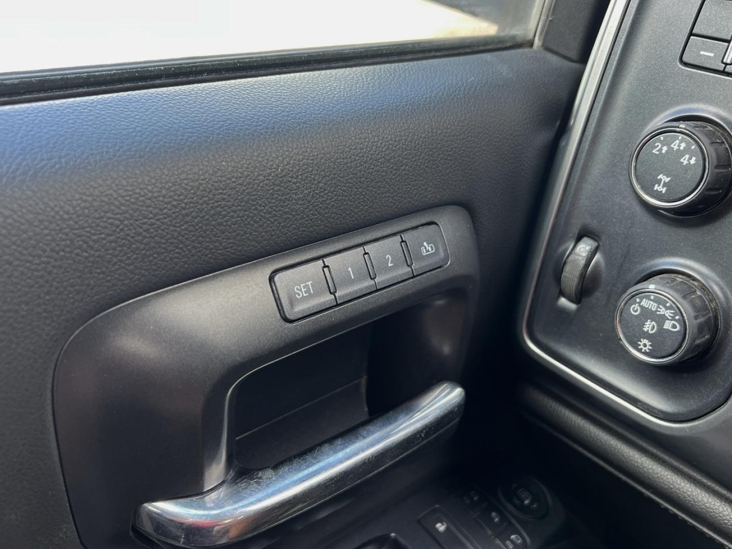 2016 GRAY /Gray Leather Chevrolet Silverado 2500HD LTZ Crew Cab 4WD (1GC1KWE82GF) with an 6.6L V8 TURBO DIESEL engine, Automatic transmission, located at 506 S. Kingshighway, Cape Girardeau, MO, 63703, (573) 235-5000, 37.294991, -89.553635 - 2016 Chevrolet Silverado 2500HD LTZ 136xxx miles 4x4 6.6L V8 Turbo Diesel Automatic Leather Navigation Power/Heated Seats Backup Camera Bluetooth Remote Start Cruise Power Windows/Locks/Mirrors We have financing available and we accept trades! Fill out a credit application on our websit - Photo#28