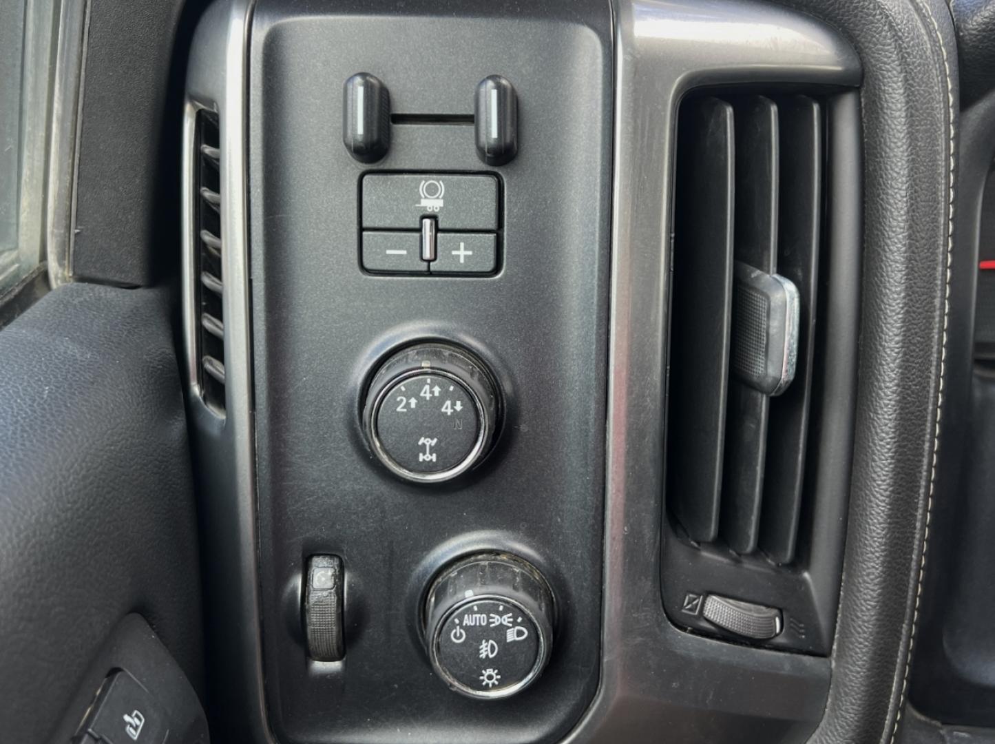 2016 GRAY /Gray Leather Chevrolet Silverado 2500HD LTZ Crew Cab 4WD (1GC1KWE82GF) with an 6.6L V8 TURBO DIESEL engine, Automatic transmission, located at 506 S. Kingshighway, Cape Girardeau, MO, 63703, (573) 235-5000, 37.294991, -89.553635 - 2016 Chevrolet Silverado 2500HD LTZ 136xxx miles 4x4 6.6L V8 Turbo Diesel Automatic Leather Navigation Power/Heated Seats Backup Camera Bluetooth Remote Start Cruise Power Windows/Locks/Mirrors We have financing available and we accept trades! Fill out a credit application on our websit - Photo#2
