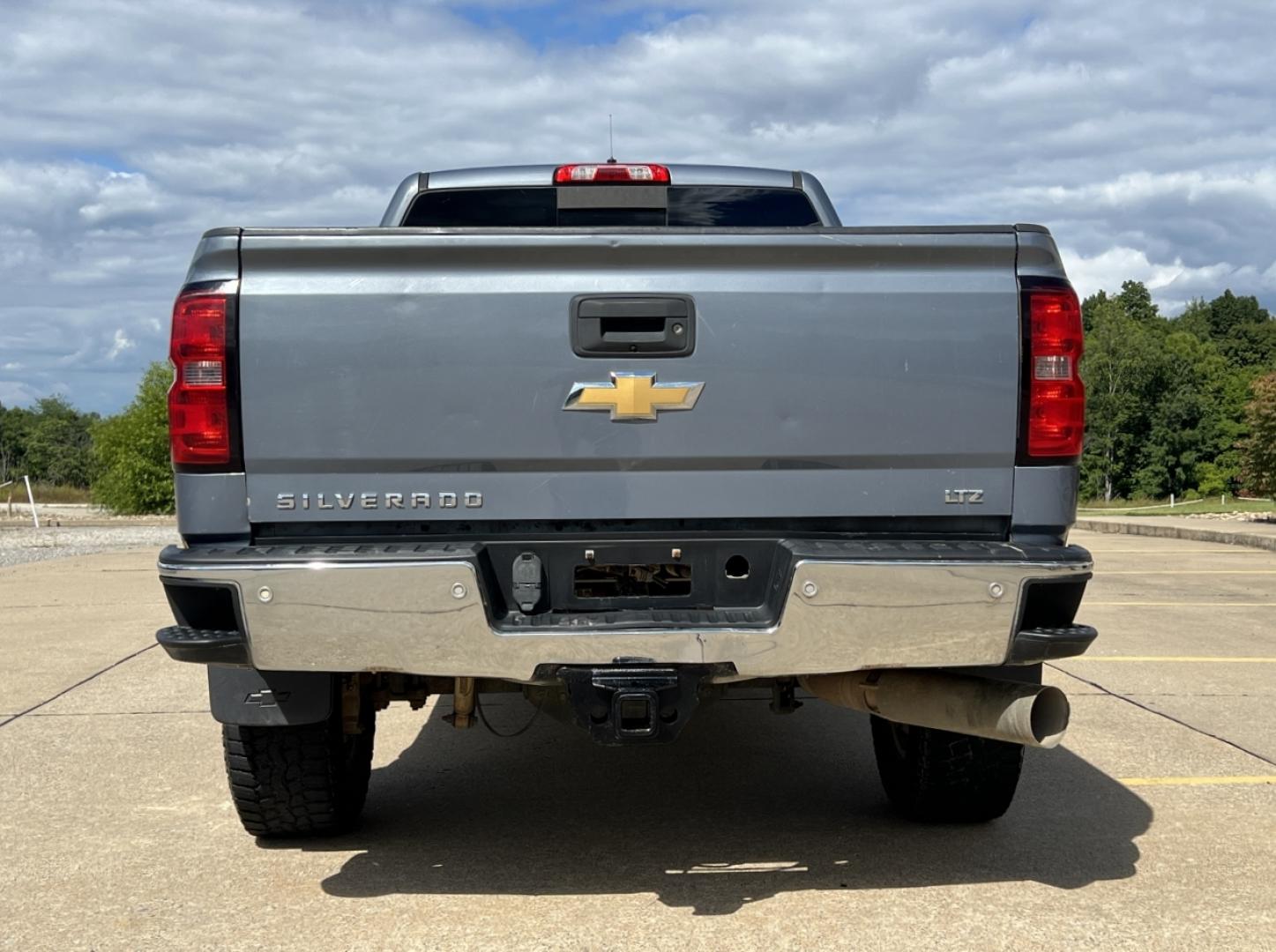 2016 GRAY /Gray Leather Chevrolet Silverado 2500HD LTZ Crew Cab 4WD (1GC1KWE82GF) with an 6.6L V8 TURBO DIESEL engine, Automatic transmission, located at 506 S. Kingshighway, Cape Girardeau, MO, 63703, (573) 235-5000, 37.294991, -89.553635 - 2016 Chevrolet Silverado 2500HD LTZ 136xxx miles 4x4 6.6L V8 Turbo Diesel Automatic Leather Navigation Power/Heated Seats Backup Camera Bluetooth Remote Start Cruise Power Windows/Locks/Mirrors We have financing available and we accept trades! Fill out a credit application on our websit - Photo#12