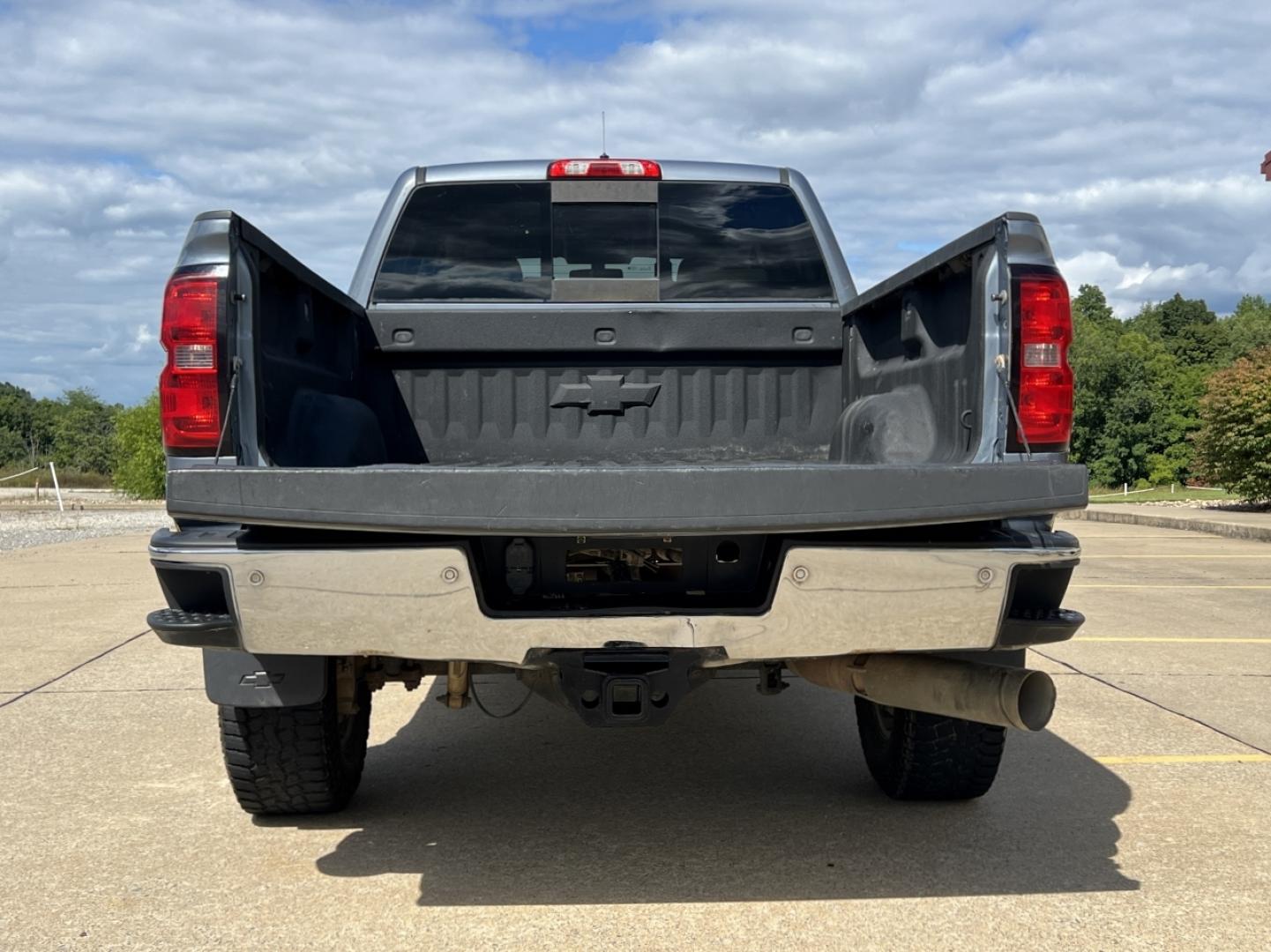 2016 GRAY /Gray Leather Chevrolet Silverado 2500HD LTZ Crew Cab 4WD (1GC1KWE82GF) with an 6.6L V8 TURBO DIESEL engine, Automatic transmission, located at 506 S. Kingshighway, Cape Girardeau, MO, 63703, (573) 235-5000, 37.294991, -89.553635 - 2016 Chevrolet Silverado 2500HD LTZ 136xxx miles 4x4 6.6L V8 Turbo Diesel Automatic Leather Navigation Power/Heated Seats Backup Camera Bluetooth Remote Start Cruise Power Windows/Locks/Mirrors We have financing available and we accept trades! Fill out a credit application on our websit - Photo#20