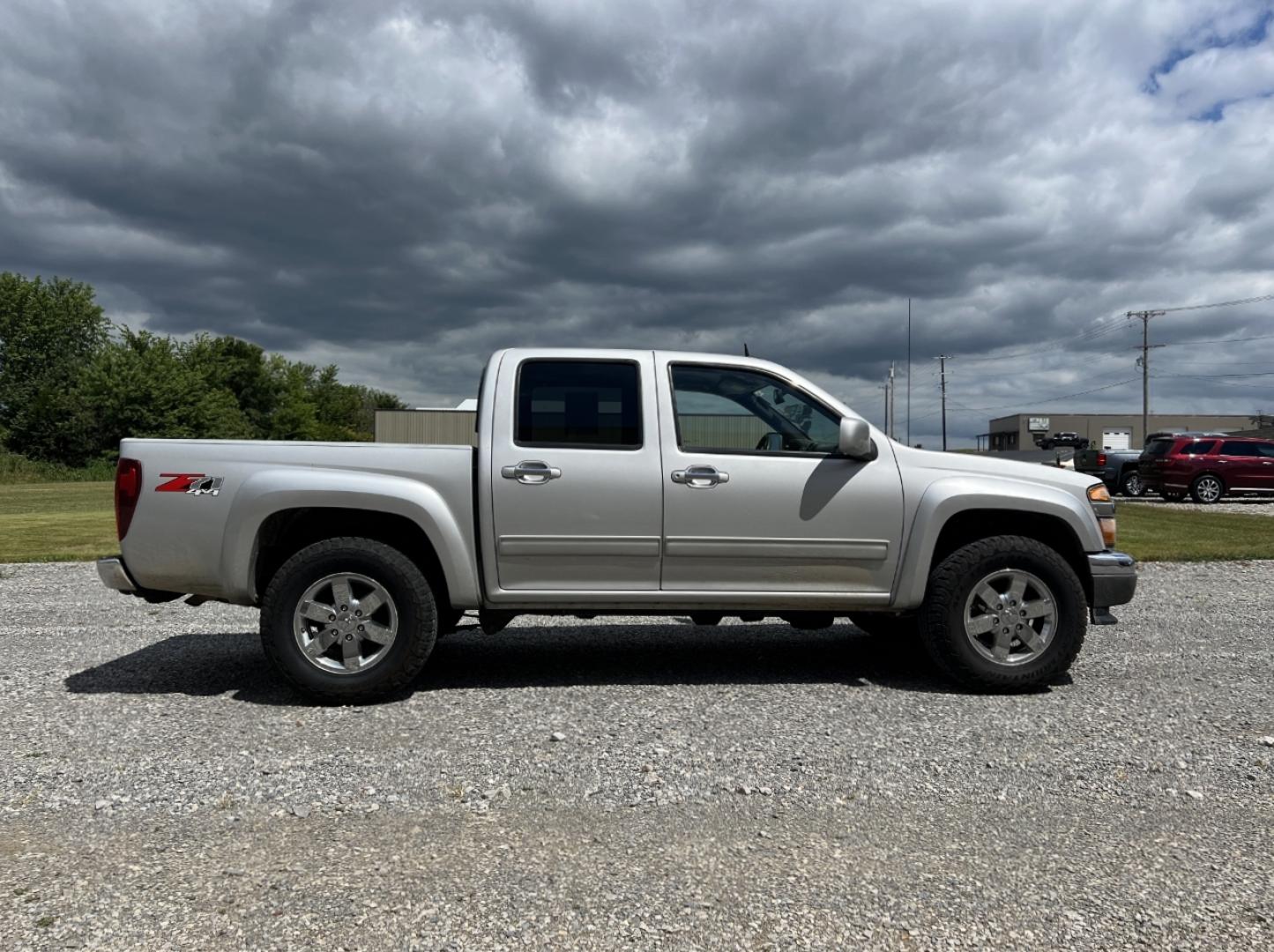 2012 SILVER /Black Cloth Chevrolet Colorado 2LT Crew Cab 4WD (1GCHTDFE1C8) with an 3.7L 5 Cyl. engine, Automatic transmission, located at 2990 Old Orchard Rd., Jackson, MO, 63755, 37.354214, -89.612106 - We have financing available and we accept trades! Fill out a credit application on our website or come by today! If you have any questions, give us a call at (573) 204-7777 or visit our website at firstautocredit.com. - Photo#6