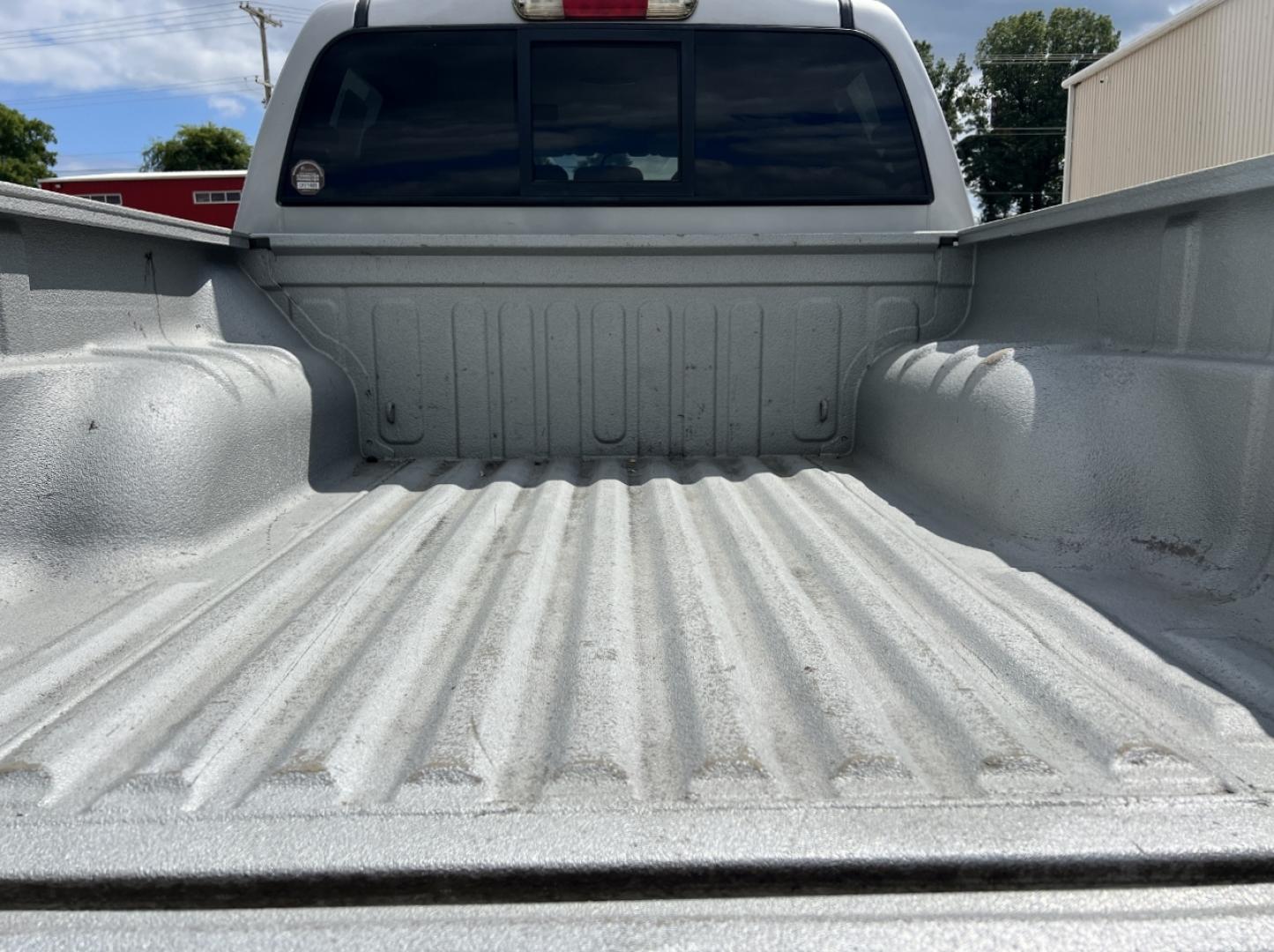 2012 SILVER /Black Cloth Chevrolet Colorado 2LT Crew Cab 4WD (1GCHTDFE1C8) with an 3.7L 5 Cyl. engine, Automatic transmission, located at 2990 Old Orchard Rd., Jackson, MO, 63755, 37.354214, -89.612106 - We have financing available and we accept trades! Fill out a credit application on our website or come by today! If you have any questions, give us a call at (573) 204-7777 or visit our website at firstautocredit.com. - Photo#8