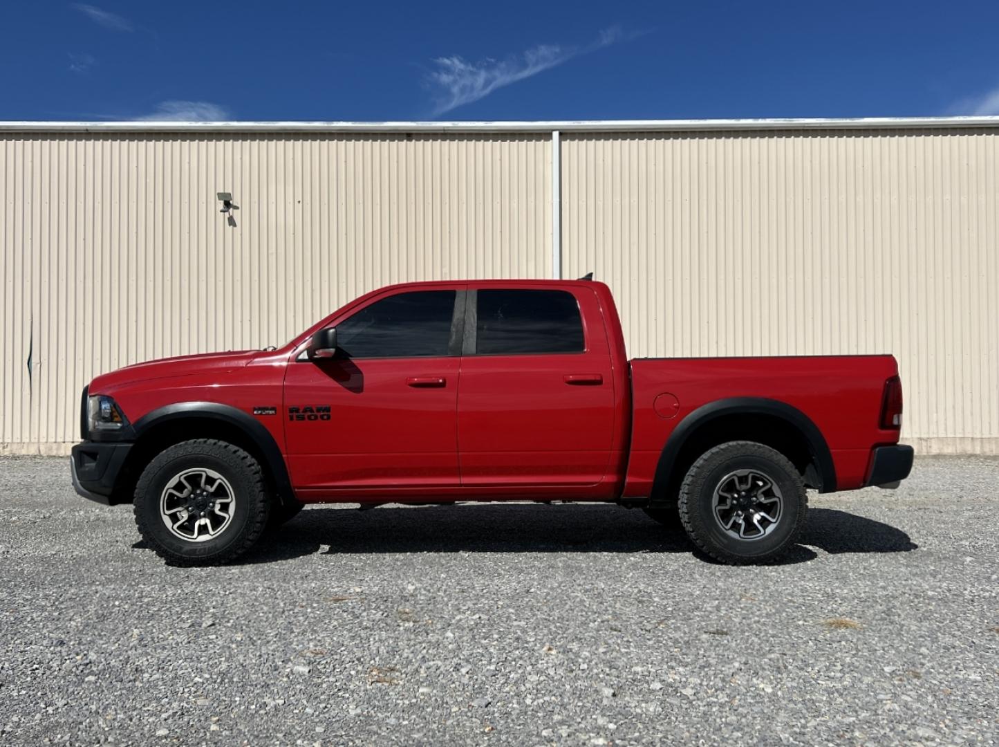 2016 RED /Black RAM 1500 Rebel Crew Cab 4WD (1C6RR7YT8GS) with an 5.7L V8 engine, Automatic transmission, located at 2990 Old Orchard Rd., Jackson, MO, 63755, 37.354214, -89.612106 - *** SALVAGE TITLE *** We have financing available and we accept trades! Fill out a credit application on our website or come by today! If you have any questions, give us a call at (573) 204-7777 or visit our website at firstautocredit.com. - Photo#9