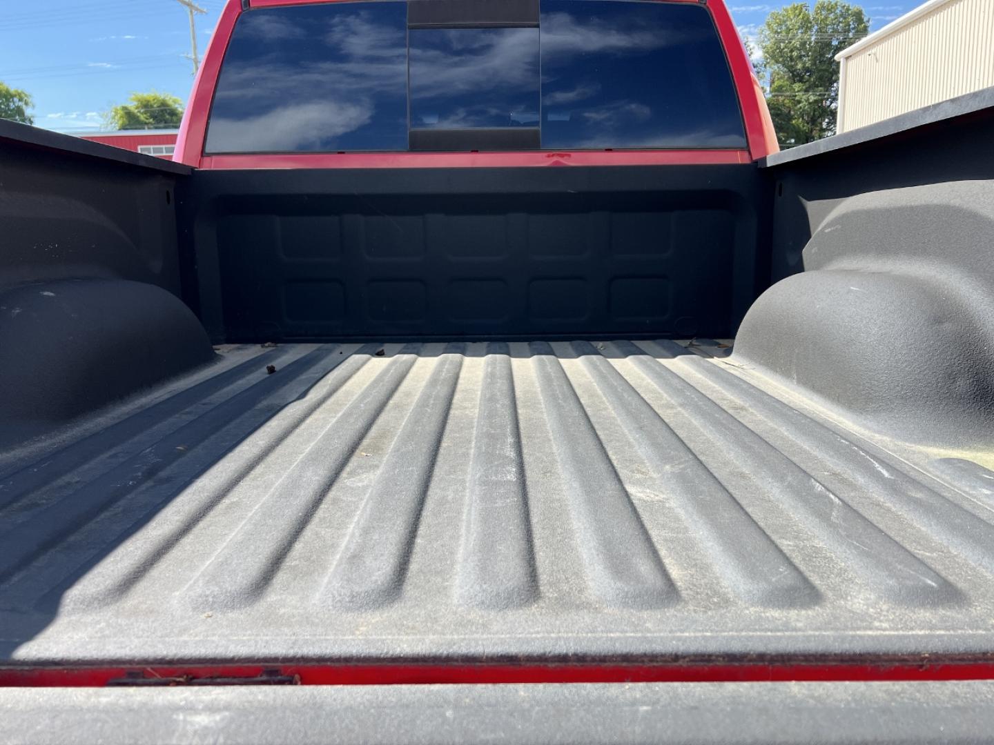 2016 RED /Black RAM 1500 Rebel Crew Cab 4WD (1C6RR7YT8GS) with an 5.7L V8 engine, Automatic transmission, located at 2990 Old Orchard Rd., Jackson, MO, 63755, 37.354214, -89.612106 - *** SALVAGE TITLE *** We have financing available and we accept trades! Fill out a credit application on our website or come by today! If you have any questions, give us a call at (573) 204-7777 or visit our website at firstautocredit.com. - Photo#11