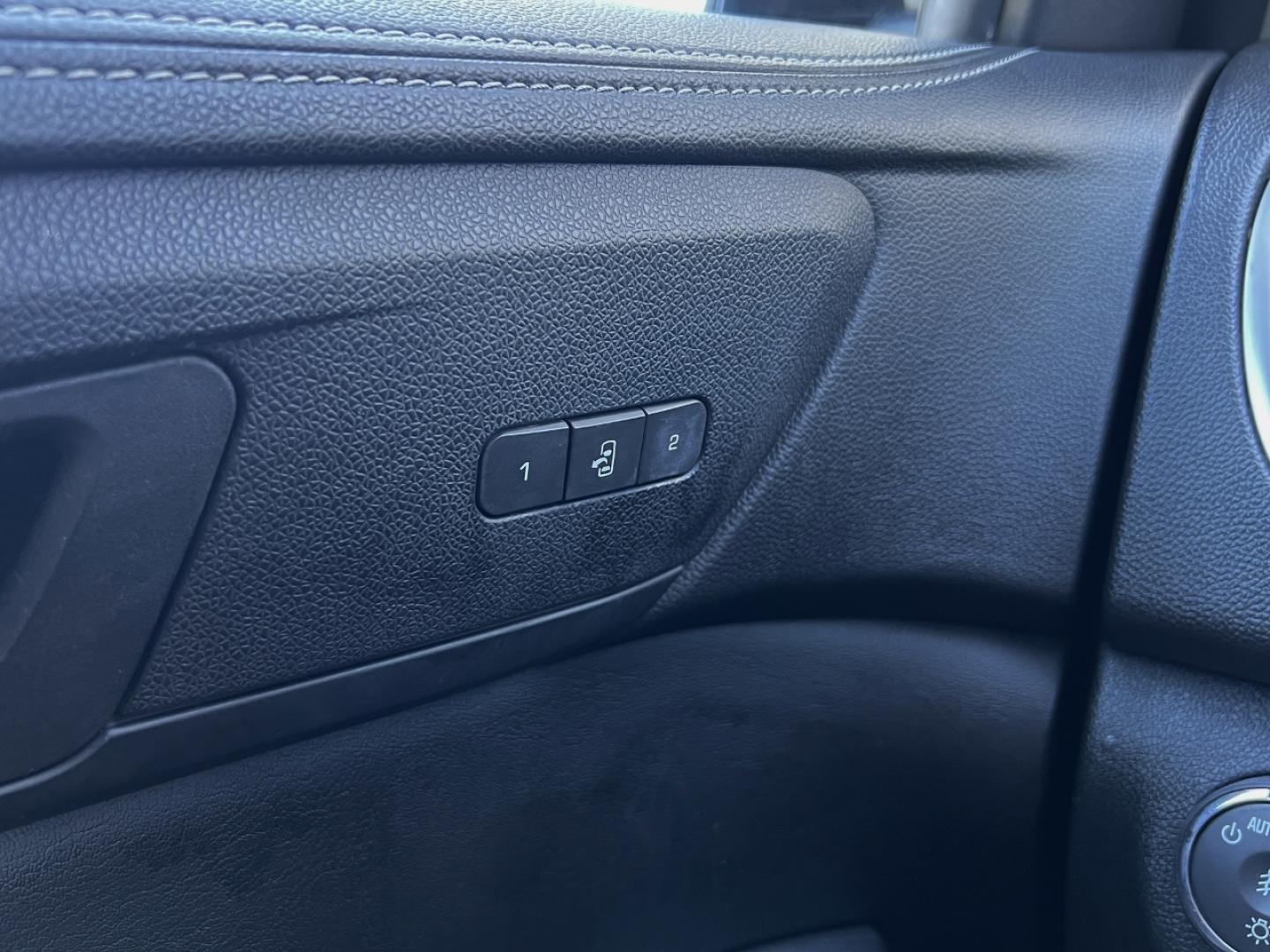2017 BLACK /Black Leather Chevrolet Traverse Premier FWD (1GNKRJKD8HJ) with an 3.6L V6 engine, Automatic transmission, located at 506 S. Kingshighway, Cape Girardeau, MO, 63703, (573) 235-5000, 37.294991, -89.553635 - 2017 Chevrolet Traverse Premier 155xxx miles Front Wheel Drive 3.6L V6 Automatic Leather 3rd Row Navigation Rear Entertainment Power/Heated/Cooled Seats Heated Steering Wheel Backup Camera Sunroof Bluetooth Remote Start Cruise Power Windows/Locks/Mirrors We have financing available - Photo#31