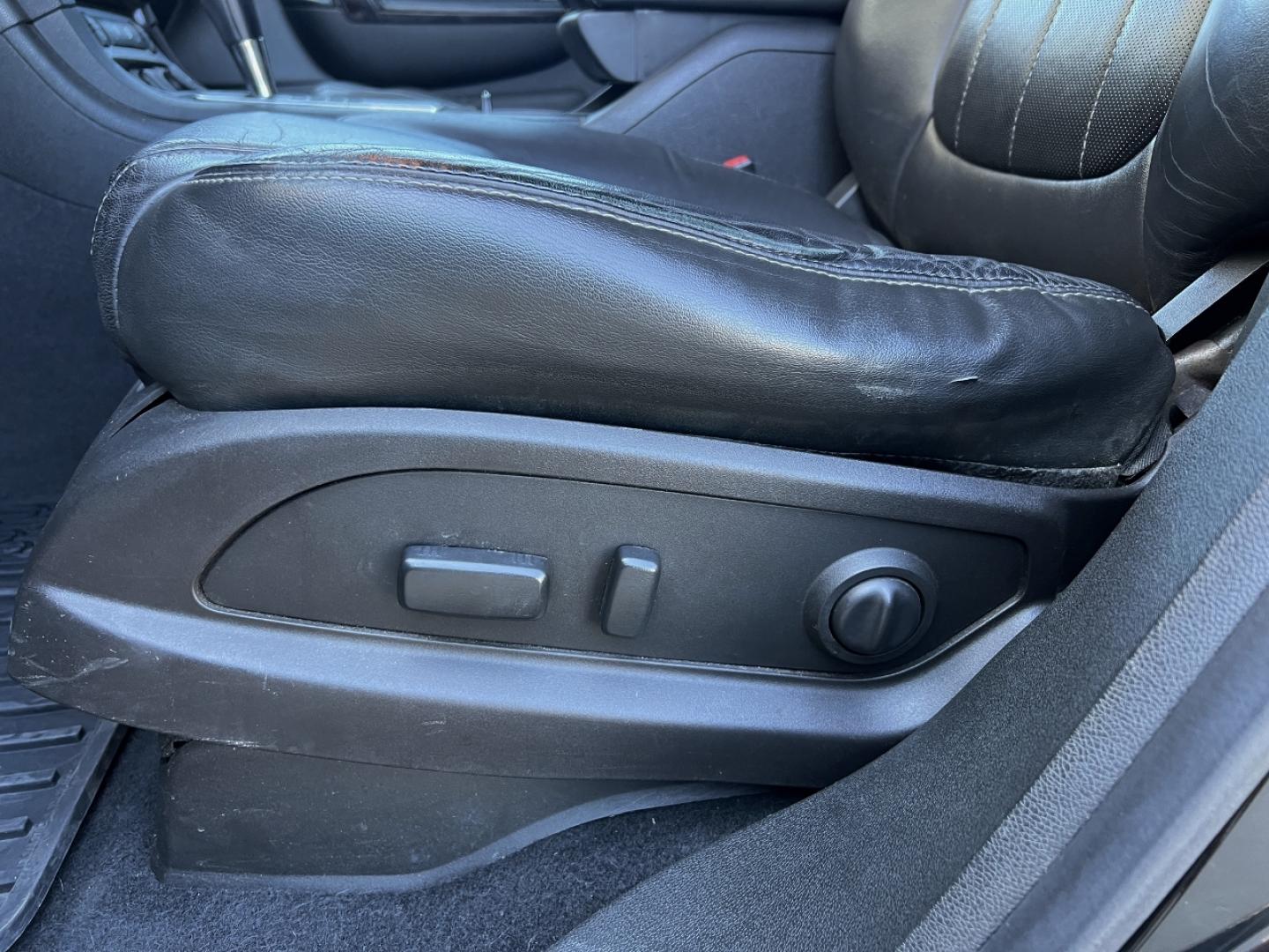 2017 BLACK /Black Leather Chevrolet Traverse Premier FWD (1GNKRJKD8HJ) with an 3.6L V6 engine, Automatic transmission, located at 506 S. Kingshighway, Cape Girardeau, MO, 63703, (573) 235-5000, 37.294991, -89.553635 - 2017 Chevrolet Traverse Premier 155xxx miles Front Wheel Drive 3.6L V6 Automatic Leather 3rd Row Navigation Rear Entertainment Power/Heated/Cooled Seats Heated Steering Wheel Backup Camera Sunroof Bluetooth Remote Start Cruise Power Windows/Locks/Mirrors We have financing available - Photo#6