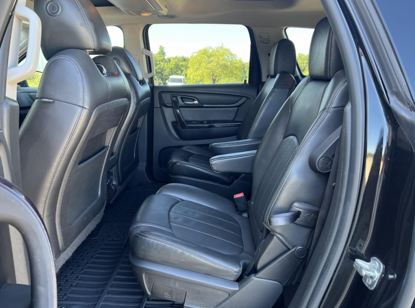 2017 BLACK /Black Leather Chevrolet Traverse Premier FWD (1GNKRJKD8HJ) with an 3.6L V6 engine, Automatic transmission, located at 506 S. Kingshighway, Cape Girardeau, MO, 63703, (573) 235-5000, 37.294991, -89.553635 - 2017 Chevrolet Traverse Premier 155xxx miles Front Wheel Drive 3.6L V6 Automatic Leather 3rd Row Navigation Rear Entertainment Power/Heated/Cooled Seats Heated Steering Wheel Backup Camera Sunroof Bluetooth Remote Start Cruise Power Windows/Locks/Mirrors We have financing available - Photo#20