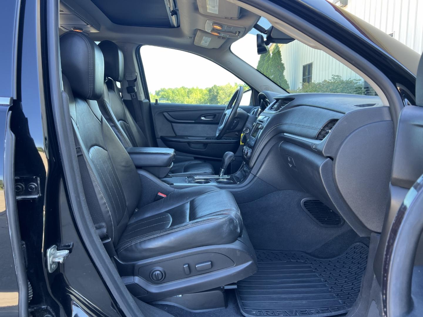 2017 BLACK /Black Leather Chevrolet Traverse Premier FWD (1GNKRJKD8HJ) with an 3.6L V6 engine, Automatic transmission, located at 506 S. Kingshighway, Cape Girardeau, MO, 63703, (573) 235-5000, 37.294991, -89.553635 - 2017 Chevrolet Traverse Premier 155xxx miles Front Wheel Drive 3.6L V6 Automatic Leather 3rd Row Navigation Rear Entertainment Power/Heated/Cooled Seats Heated Steering Wheel Backup Camera Sunroof Bluetooth Remote Start Cruise Power Windows/Locks/Mirrors We have financing available - Photo#19