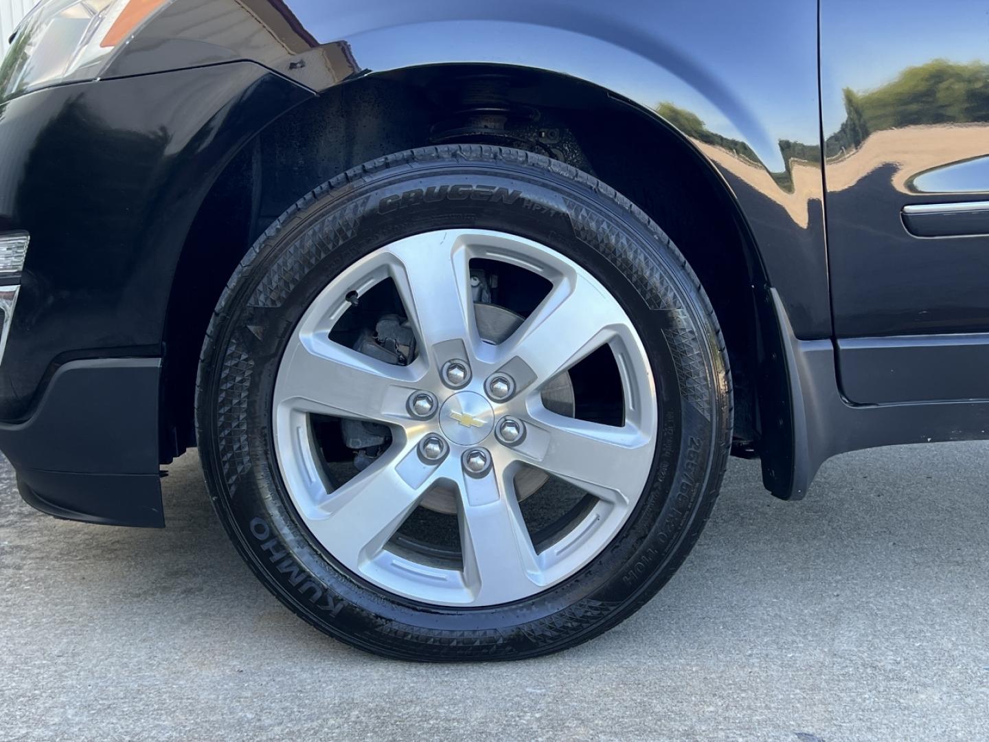 2017 BLACK /Black Leather Chevrolet Traverse Premier FWD (1GNKRJKD8HJ) with an 3.6L V6 engine, Automatic transmission, located at 506 S. Kingshighway, Cape Girardeau, MO, 63703, (573) 235-5000, 37.294991, -89.553635 - 2017 Chevrolet Traverse Premier 155xxx miles Front Wheel Drive 3.6L V6 Automatic Leather 3rd Row Navigation Rear Entertainment Power/Heated/Cooled Seats Heated Steering Wheel Backup Camera Sunroof Bluetooth Remote Start Cruise Power Windows/Locks/Mirrors We have financing available - Photo#40