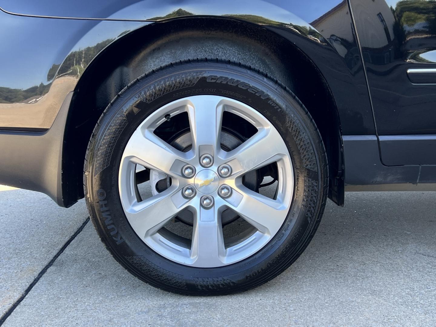 2017 BLACK /Black Leather Chevrolet Traverse Premier FWD (1GNKRJKD8HJ) with an 3.6L V6 engine, Automatic transmission, located at 506 S. Kingshighway, Cape Girardeau, MO, 63703, (573) 235-5000, 37.294991, -89.553635 - 2017 Chevrolet Traverse Premier 155xxx miles Front Wheel Drive 3.6L V6 Automatic Leather 3rd Row Navigation Rear Entertainment Power/Heated/Cooled Seats Heated Steering Wheel Backup Camera Sunroof Bluetooth Remote Start Cruise Power Windows/Locks/Mirrors We have financing available - Photo#42