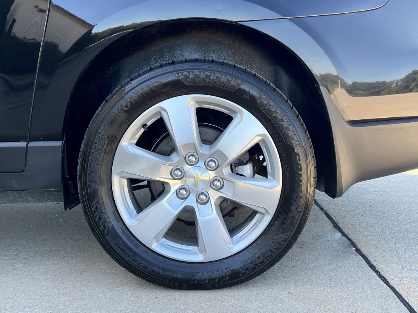2017 BLACK /Black Leather Chevrolet Traverse Premier FWD (1GNKRJKD8HJ) with an 3.6L V6 engine, Automatic transmission, located at 506 S. Kingshighway, Cape Girardeau, MO, 63703, (573) 235-5000, 37.294991, -89.553635 - 2017 Chevrolet Traverse Premier 155xxx miles Front Wheel Drive 3.6L V6 Automatic Leather 3rd Row Navigation Rear Entertainment Power/Heated/Cooled Seats Heated Steering Wheel Backup Camera Sunroof Bluetooth Remote Start Cruise Power Windows/Locks/Mirrors We have financing available - Photo#41