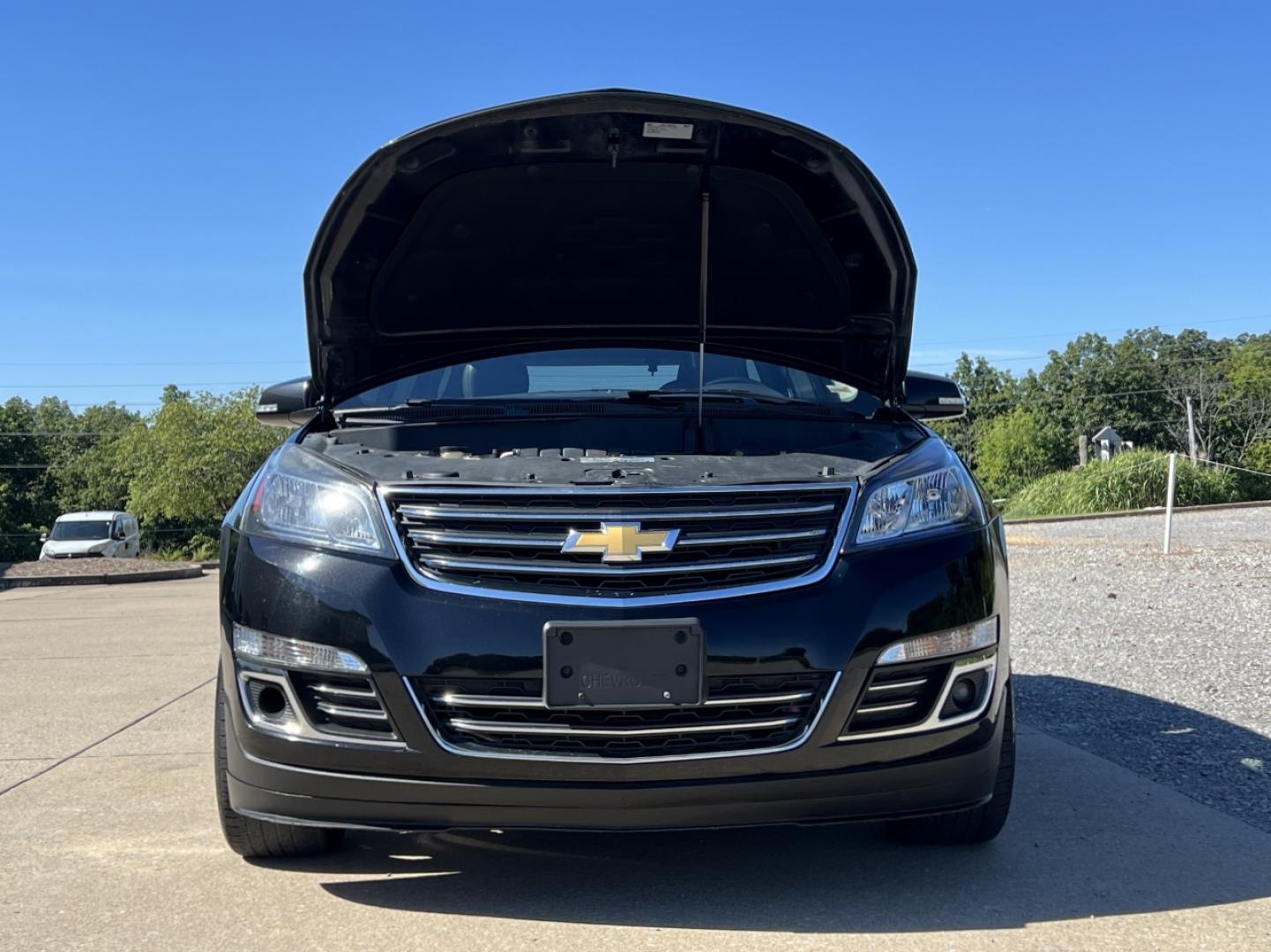2017 BLACK /Black Leather Chevrolet Traverse Premier FWD (1GNKRJKD8HJ) with an 3.6L V6 engine, Automatic transmission, located at 506 S. Kingshighway, Cape Girardeau, MO, 63703, (573) 235-5000, 37.294991, -89.553635 - 2017 Chevrolet Traverse Premier 155xxx miles Front Wheel Drive 3.6L V6 Automatic Leather 3rd Row Navigation Rear Entertainment Power/Heated/Cooled Seats Heated Steering Wheel Backup Camera Sunroof Bluetooth Remote Start Cruise Power Windows/Locks/Mirrors We have financing available - Photo#37