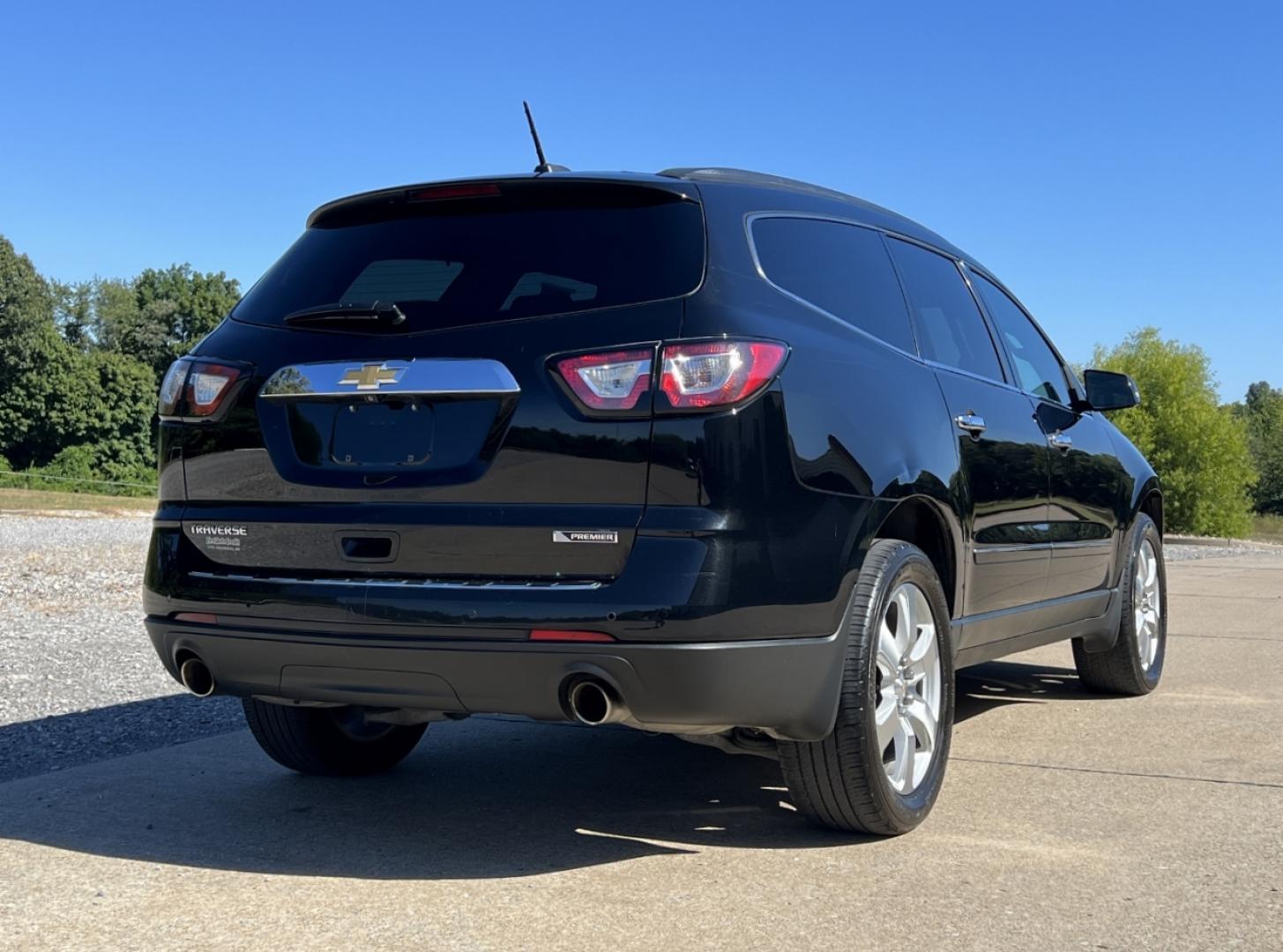 2017 BLACK /Black Leather Chevrolet Traverse Premier FWD (1GNKRJKD8HJ) with an 3.6L V6 engine, Automatic transmission, located at 506 S. Kingshighway, Cape Girardeau, MO, 63703, (573) 235-5000, 37.294991, -89.553635 - 2017 Chevrolet Traverse Premier 155xxx miles Front Wheel Drive 3.6L V6 Automatic Leather 3rd Row Navigation Rear Entertainment Power/Heated/Cooled Seats Heated Steering Wheel Backup Camera Sunroof Bluetooth Remote Start Cruise Power Windows/Locks/Mirrors We have financing available - Photo#12