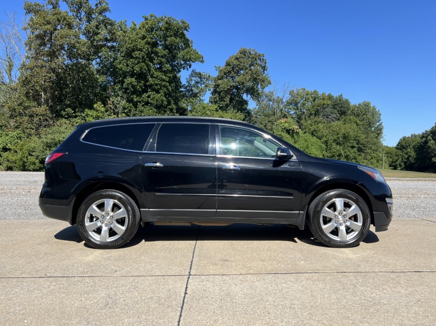 2017 BLACK /Black Leather Chevrolet Traverse Premier FWD (1GNKRJKD8HJ) with an 3.6L V6 engine, Automatic transmission, located at 506 S. Kingshighway, Cape Girardeau, MO, 63703, (573) 235-5000, 37.294991, -89.553635 - 2017 Chevrolet Traverse Premier 155xxx miles Front Wheel Drive 3.6L V6 Automatic Leather 3rd Row Navigation Rear Entertainment Power/Heated/Cooled Seats Heated Steering Wheel Backup Camera Sunroof Bluetooth Remote Start Cruise Power Windows/Locks/Mirrors We have financing available - Photo#11