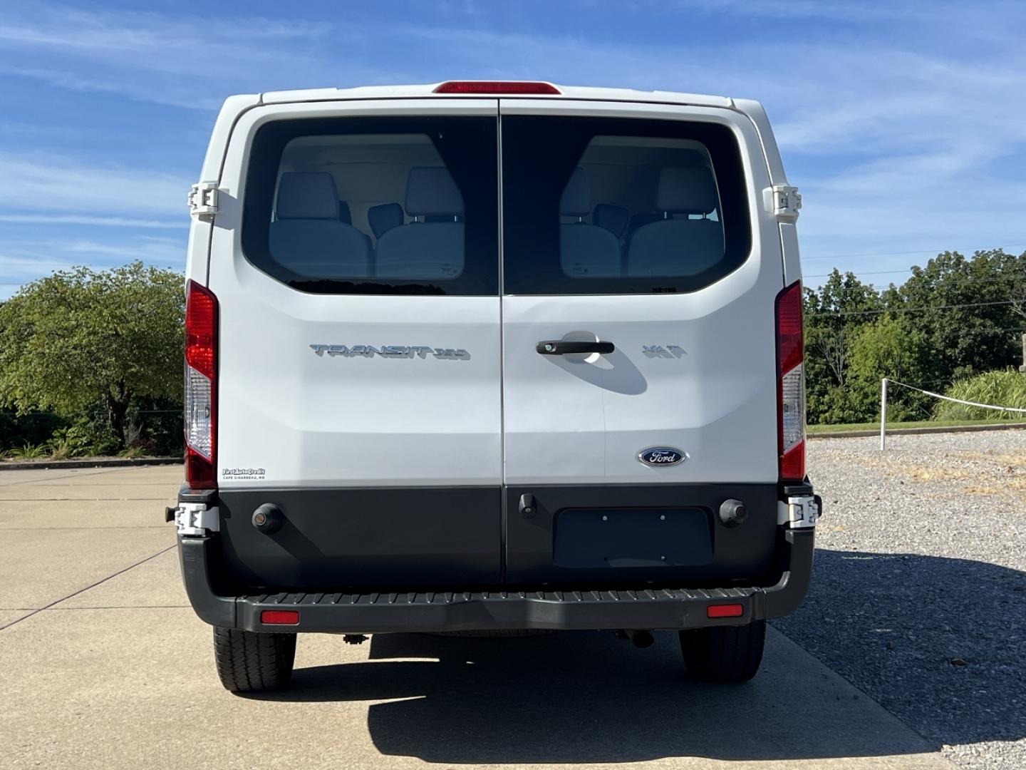 2018 WHITE /Gray Cloth Ford Transit 350 XLT (1FBZX2ZMXJK) with an 3.7L V6 engine, Automatic transmission, located at 506 S. Kingshighway, Cape Girardeau, MO, 63703, (573) 235-5000, 37.294991, -89.553635 - 2018 Ford Transit 350 XLT 80xxx miles Rear Wheel Drive 3.7L V6 Automatic Backup Camera Cruise Power Windows/Locks/Mirrors We have financing available and we accept trades! Fill out a credit application on our website or come by today! If you have any questions, give us a call at (573) 235-5 - Photo#8