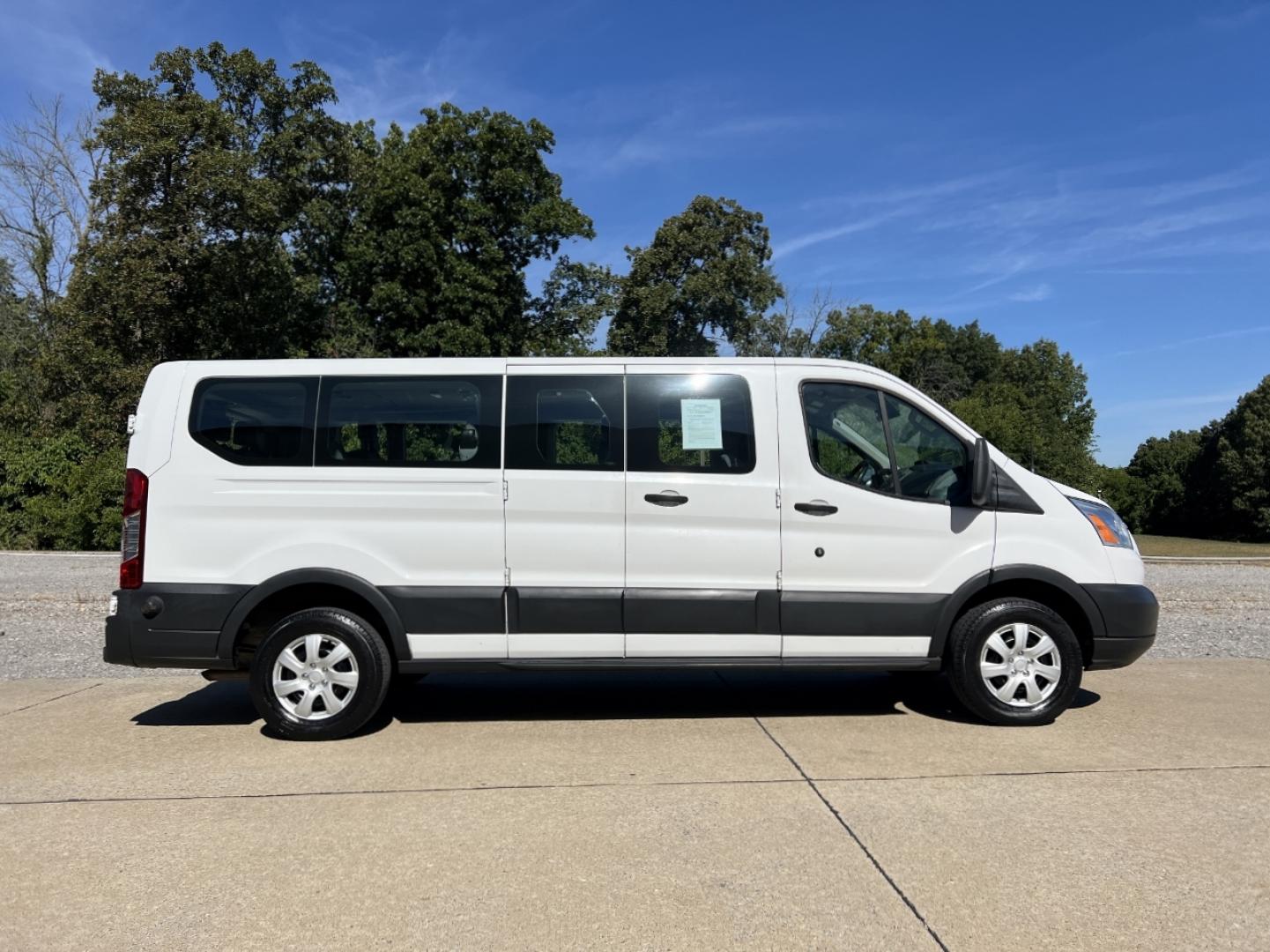 2018 WHITE /Gray Cloth Ford Transit 350 XLT (1FBZX2ZMXJK) with an 3.7L V6 engine, Automatic transmission, located at 506 S. Kingshighway, Cape Girardeau, MO, 63703, (573) 235-5000, 37.294991, -89.553635 - 2018 Ford Transit 350 XLT 80xxx miles Rear Wheel Drive 3.7L V6 Automatic Backup Camera Cruise Power Windows/Locks/Mirrors We have financing available and we accept trades! Fill out a credit application on our website or come by today! If you have any questions, give us a call at (573) 235-5 - Photo#5