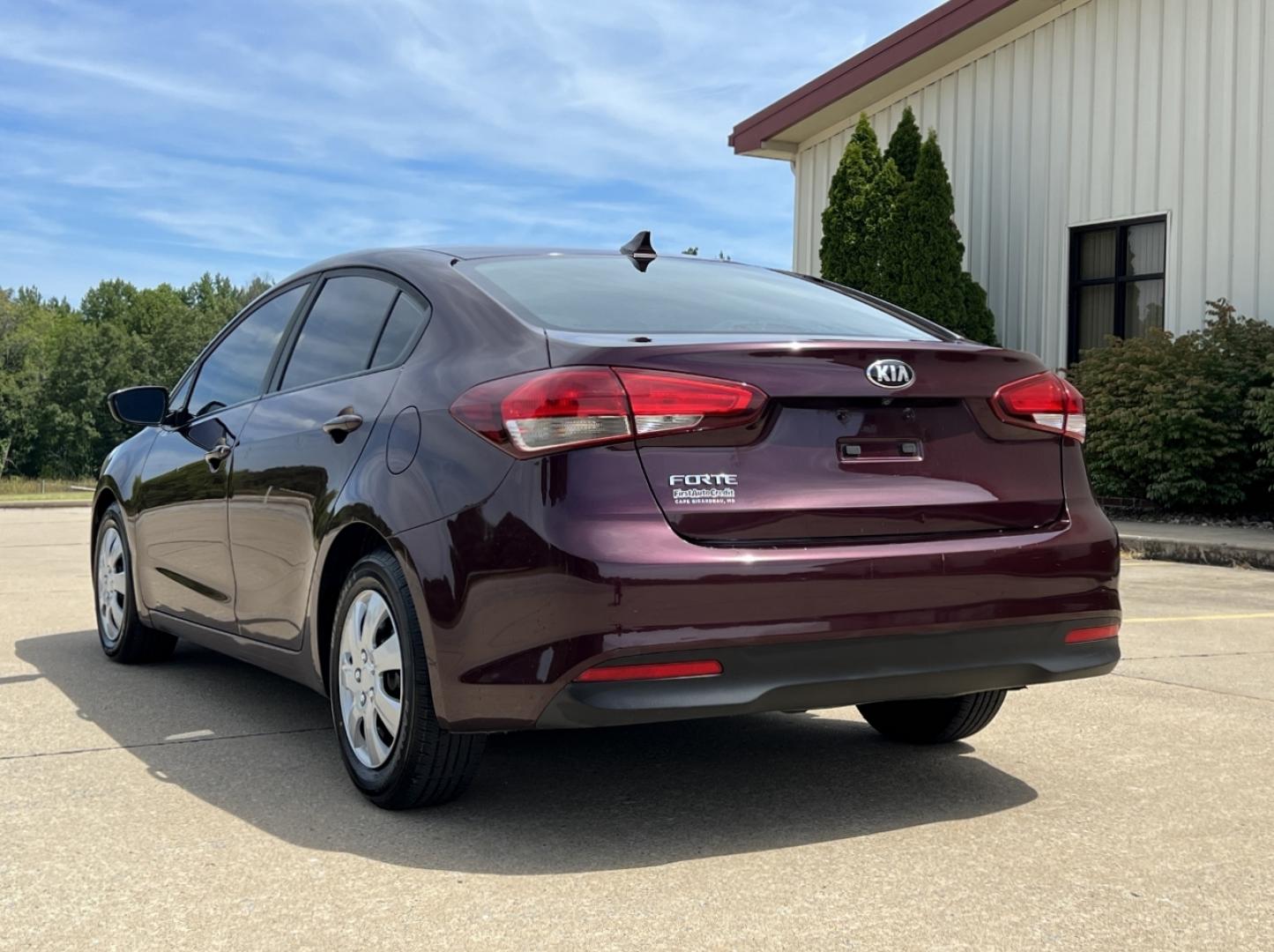 2018 BURGUNDY /Black Cloth Kia Forte LX (3KPFK4A75JE) with an 2.0L 4 Cyl. engine, Automatic transmission, located at 506 S. Kingshighway, Cape Girardeau, MO, 63703, (573) 235-5000, 37.294991, -89.553635 - 2018 Kia Forte LX 111xxx miles Front Wheel Drive 2.0L 4 Cyl. Automatic Backup Camera Bluetooth Cruise Power Windows/Locks/Mirrors We have financing available and we accept trades! Fill out a credit application on our website or come by today! If you have any questions, give us a call at (5 - Photo#7