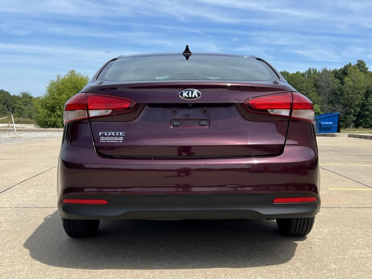 2018 BURGUNDY /Black Cloth Kia Forte LX (3KPFK4A75JE) with an 2.0L 4 Cyl. engine, Automatic transmission, located at 506 S. Kingshighway, Cape Girardeau, MO, 63703, (573) 235-5000, 37.294991, -89.553635 - 2018 Kia Forte LX 111xxx miles Front Wheel Drive 2.0L 4 Cyl. Automatic Backup Camera Bluetooth Cruise Power Windows/Locks/Mirrors We have financing available and we accept trades! Fill out a credit application on our website or come by today! If you have any questions, give us a call at (5 - Photo#8