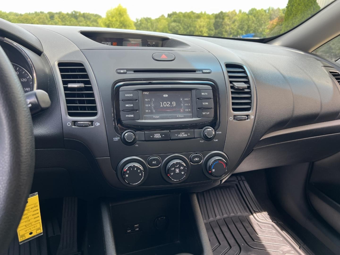 2018 BURGUNDY /Black Cloth Kia Forte LX (3KPFK4A75JE) with an 2.0L 4 Cyl. engine, Automatic transmission, located at 506 S. Kingshighway, Cape Girardeau, MO, 63703, (573) 235-5000, 37.294991, -89.553635 - 2018 Kia Forte LX 111xxx miles Front Wheel Drive 2.0L 4 Cyl. Automatic Backup Camera Bluetooth Cruise Power Windows/Locks/Mirrors We have financing available and we accept trades! Fill out a credit application on our website or come by today! If you have any questions, give us a call at (5 - Photo#21