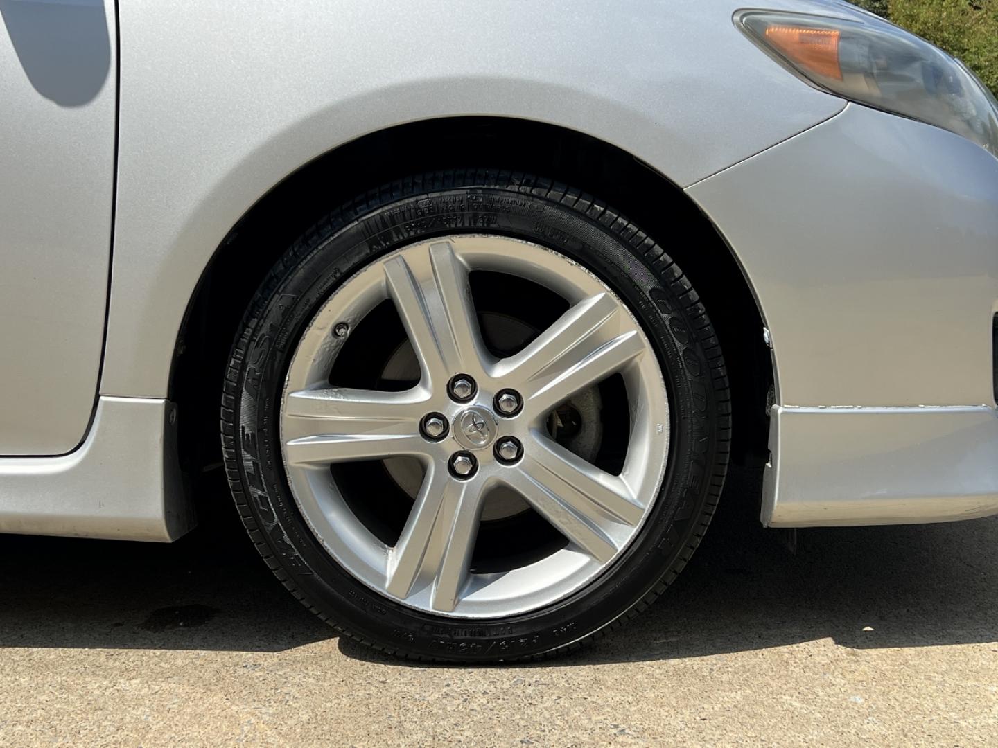 2009 SILVER /Black Cloth Toyota Corolla XRS (1NXBE40E89Z) with an 1.8L 4 Cyl. engine, 5-Speed Manual transmission, located at 2990 Old Orchard Rd., Jackson, MO, 63755, 37.354214, -89.612106 - 2009 Toyota Corolla XRS 157xxx miles Front Wheel Drive 2.4L 4 Cyl. 5-Speed Manual Sunroof Cruise Power Windows/Locks/Mirrors We have financing available and we accept trades! Fill out a credit application on our website or come by today! If you have any questions, give us a call at (573) 20 - Photo#34