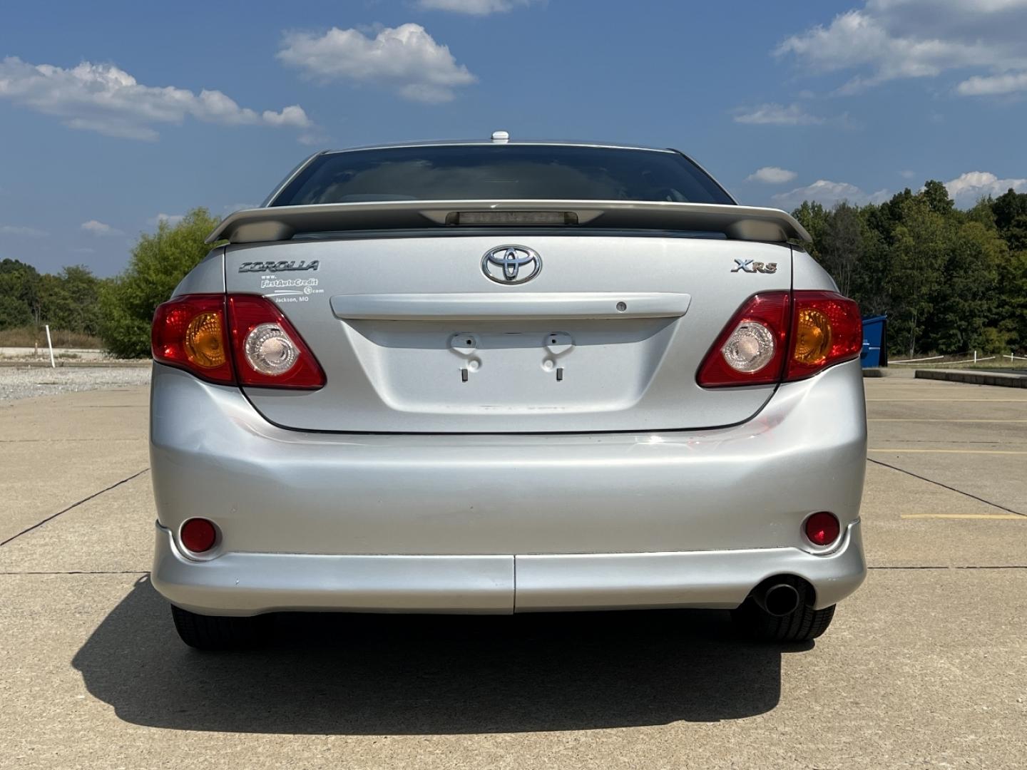 2009 SILVER /Black Cloth Toyota Corolla XRS (1NXBE40E89Z) with an 1.8L 4 Cyl. engine, 5-Speed Manual transmission, located at 2990 Old Orchard Rd., Jackson, MO, 63755, 37.354214, -89.612106 - 2009 Toyota Corolla XRS 157xxx miles Front Wheel Drive 2.4L 4 Cyl. 5-Speed Manual Sunroof Cruise Power Windows/Locks/Mirrors We have financing available and we accept trades! Fill out a credit application on our website or come by today! If you have any questions, give us a call at (573) 20 - Photo#8