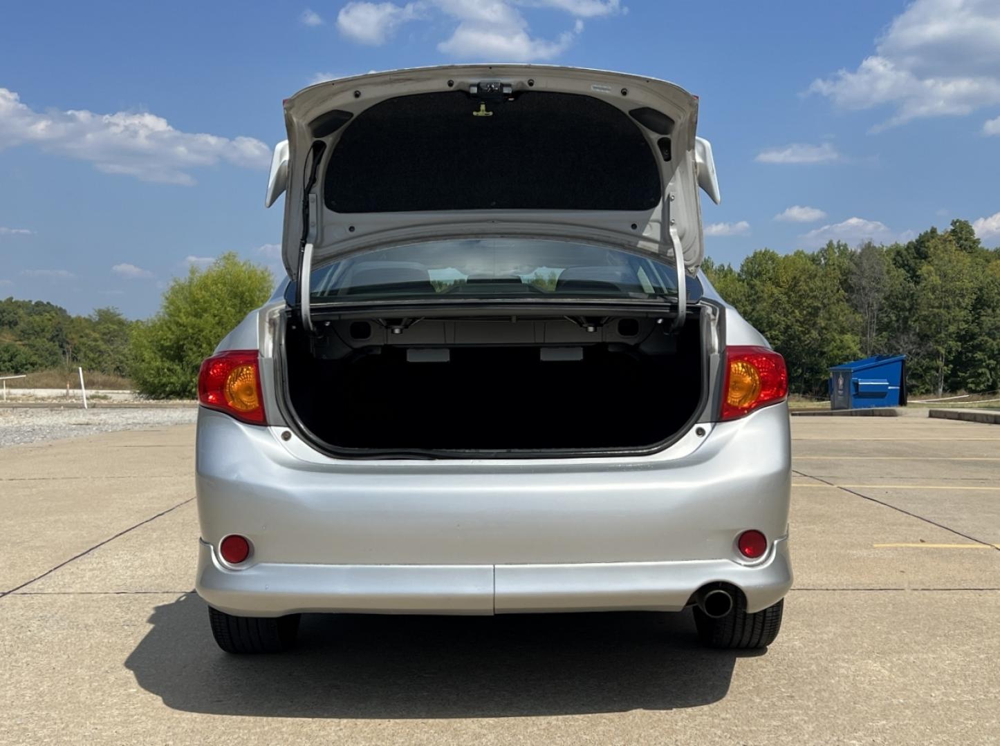 2009 SILVER /Black Cloth Toyota Corolla XRS (1NXBE40E89Z) with an 1.8L 4 Cyl. engine, 5-Speed Manual transmission, located at 2990 Old Orchard Rd., Jackson, MO, 63755, 37.354214, -89.612106 - 2009 Toyota Corolla XRS 157xxx miles Front Wheel Drive 2.4L 4 Cyl. 5-Speed Manual Sunroof Cruise Power Windows/Locks/Mirrors We have financing available and we accept trades! Fill out a credit application on our website or come by today! If you have any questions, give us a call at (573) 20 - Photo#16