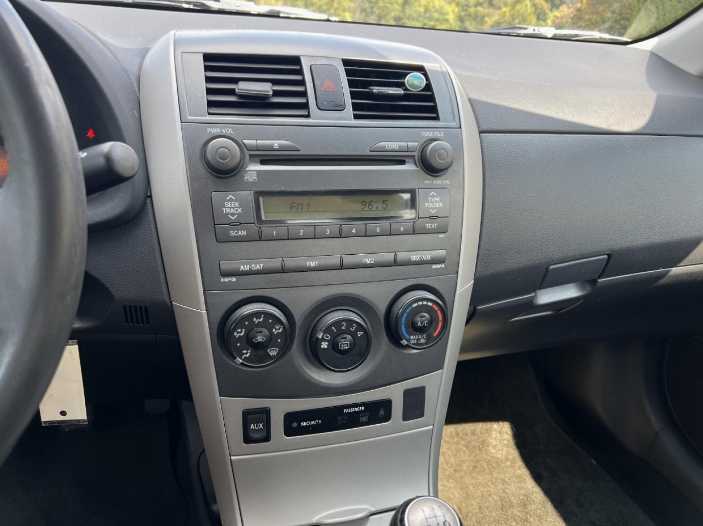 2009 SILVER /Black Cloth Toyota Corolla XRS (1NXBE40E89Z) with an 1.8L 4 Cyl. engine, 5-Speed Manual transmission, located at 2990 Old Orchard Rd., Jackson, MO, 63755, 37.354214, -89.612106 - 2009 Toyota Corolla XRS 157xxx miles Front Wheel Drive 2.4L 4 Cyl. 5-Speed Manual Sunroof Cruise Power Windows/Locks/Mirrors We have financing available and we accept trades! Fill out a credit application on our website or come by today! If you have any questions, give us a call at (573) 20 - Photo#21