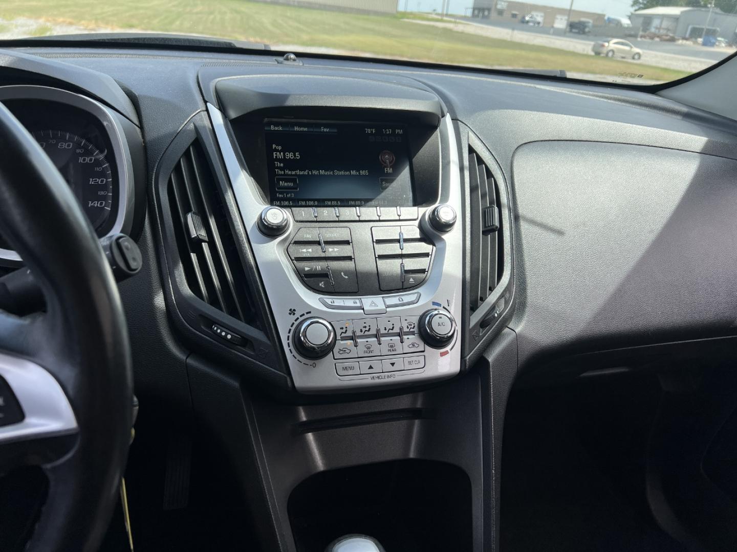 2013 GRAY /Black Cloth Chevrolet Equinox 1LT 2WD (2GNALDEK8D6) with an 2.4L 4 Cyl. engine, Automatic transmission, located at 2990 Old Orchard Rd., Jackson, MO, 63755, 37.354214, -89.612106 - We have financing available and we accept trades! Fill out a credit application on our website or come by today! If you have any questions, give us a call at (573) 204-7777 or visit our website at firstautocredit.com. - Photo#3