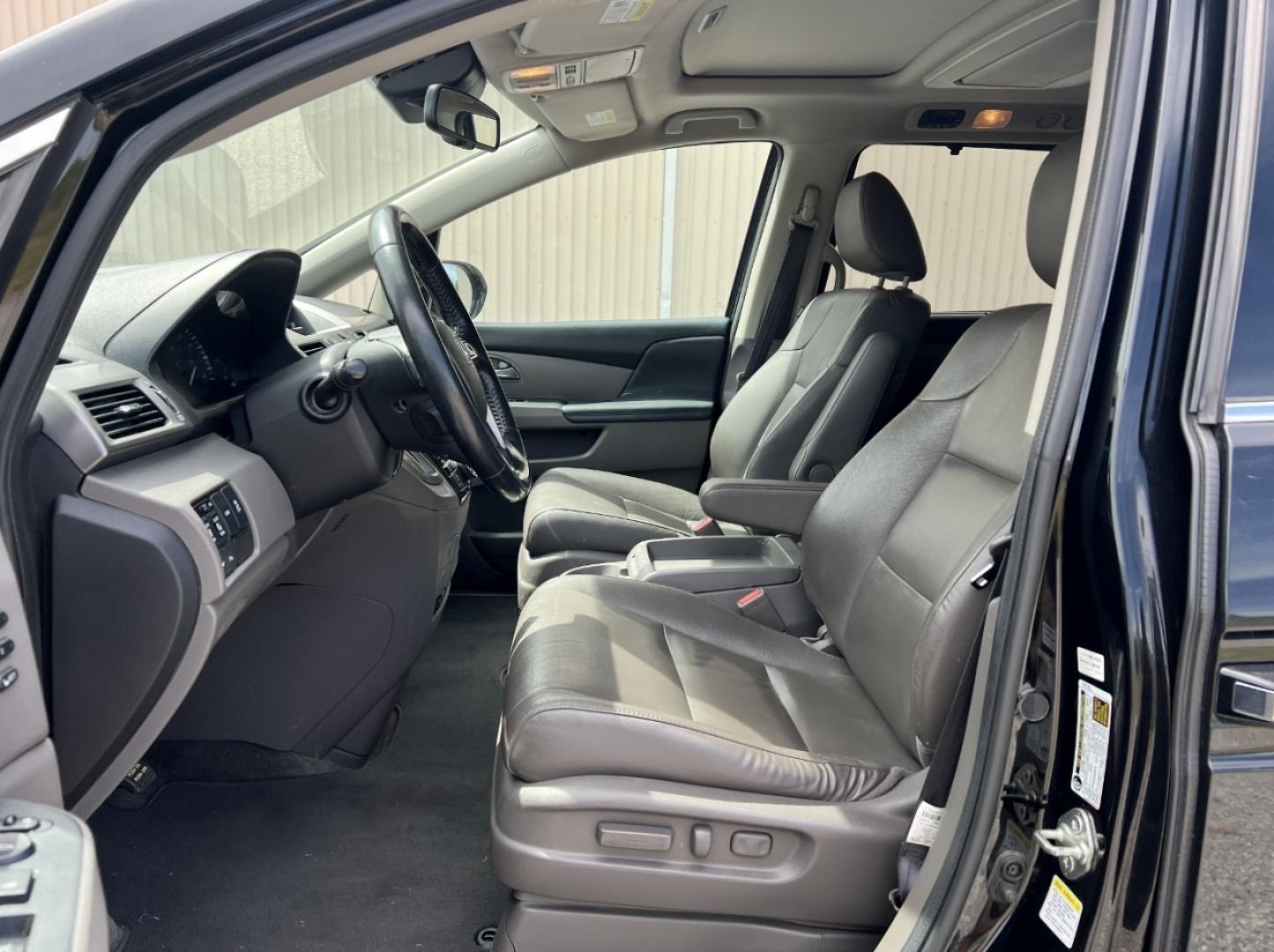 2016 BLACK /Gray Leather Honda Odyssey Touring Elite (5FNRL5H91GB) with an 3.5L V6 engine, Automatic transmission, located at 2990 Old Orchard Rd., Jackson, MO, 63755, 37.354214, -89.612106 - We have financing available and we accept trades! Fill out a credit application on our website or come by today! If you have any questions, give us a call at (573) 204-7777 or visit our website at firstautocredit.com. - Photo#7