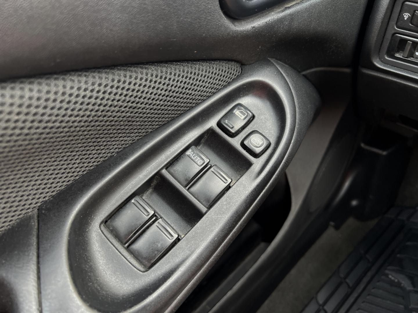2006 GRAY /Gray Cloth Nissan Sentra 1.8 Special Edition (3N1CB51D16L) with an 1.8L 4 Cyl. engine, Automatic transmission, located at 506 S. Kingshighway, Cape Girardeau, MO, 63703, (573) 235-5000, 37.294991, -89.553635 - 2006 Nissan Sentra 1.8 Special Edition 115xxx miles Front Wheel Drive 1.8L 4 Cyl. Automatic Cruise Power Windows/Locks/Mirrors We have financing available and we accept trades! Fill out a credit application on our website or come by today! If you have any questions, give us a call at (573) 2 - Photo#22