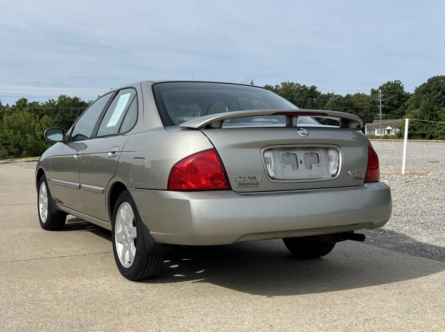 2006 GRAY /Gray Cloth Nissan Sentra 1.8 Special Edition (3N1CB51D16L) with an 1.8L 4 Cyl. engine, Automatic transmission, located at 506 S. Kingshighway, Cape Girardeau, MO, 63703, (573) 235-5000, 37.294991, -89.553635 - 2006 Nissan Sentra 1.8 Special Edition 115xxx miles Front Wheel Drive 1.8L 4 Cyl. Automatic Cruise Power Windows/Locks/Mirrors We have financing available and we accept trades! Fill out a credit application on our website or come by today! If you have any questions, give us a call at (573) 2 - Photo#6