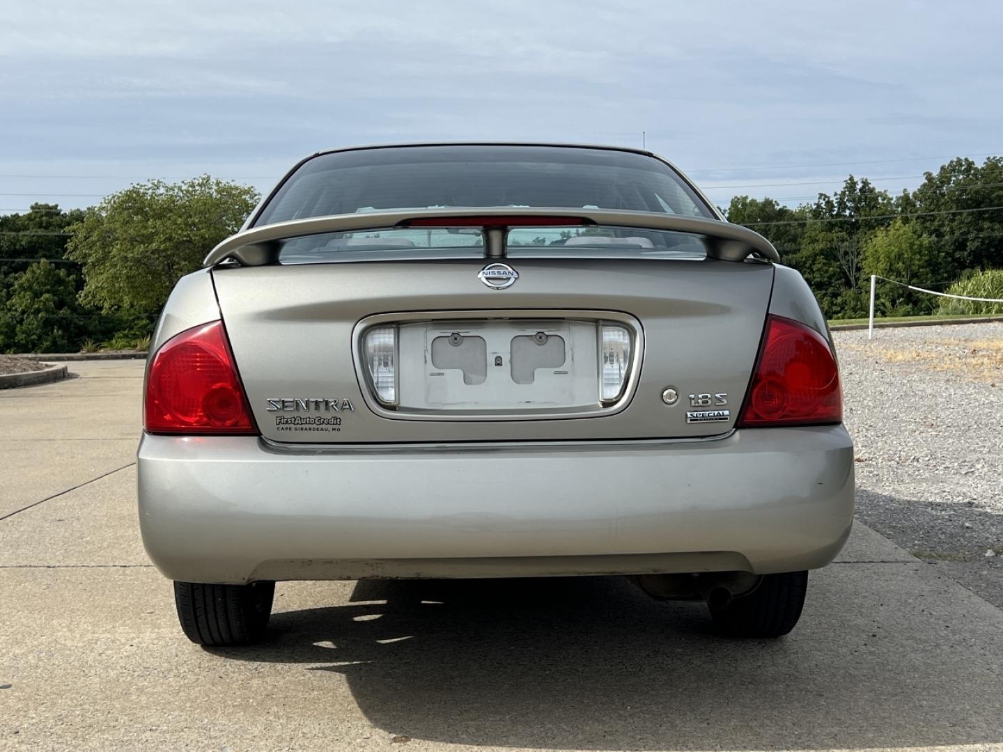2006 GRAY /Gray Cloth Nissan Sentra 1.8 Special Edition (3N1CB51D16L) with an 1.8L 4 Cyl. engine, Automatic transmission, located at 506 S. Kingshighway, Cape Girardeau, MO, 63703, (573) 235-5000, 37.294991, -89.553635 - 2006 Nissan Sentra 1.8 Special Edition 115xxx miles Front Wheel Drive 1.8L 4 Cyl. Automatic Cruise Power Windows/Locks/Mirrors We have financing available and we accept trades! Fill out a credit application on our website or come by today! If you have any questions, give us a call at (573) 2 - Photo#7