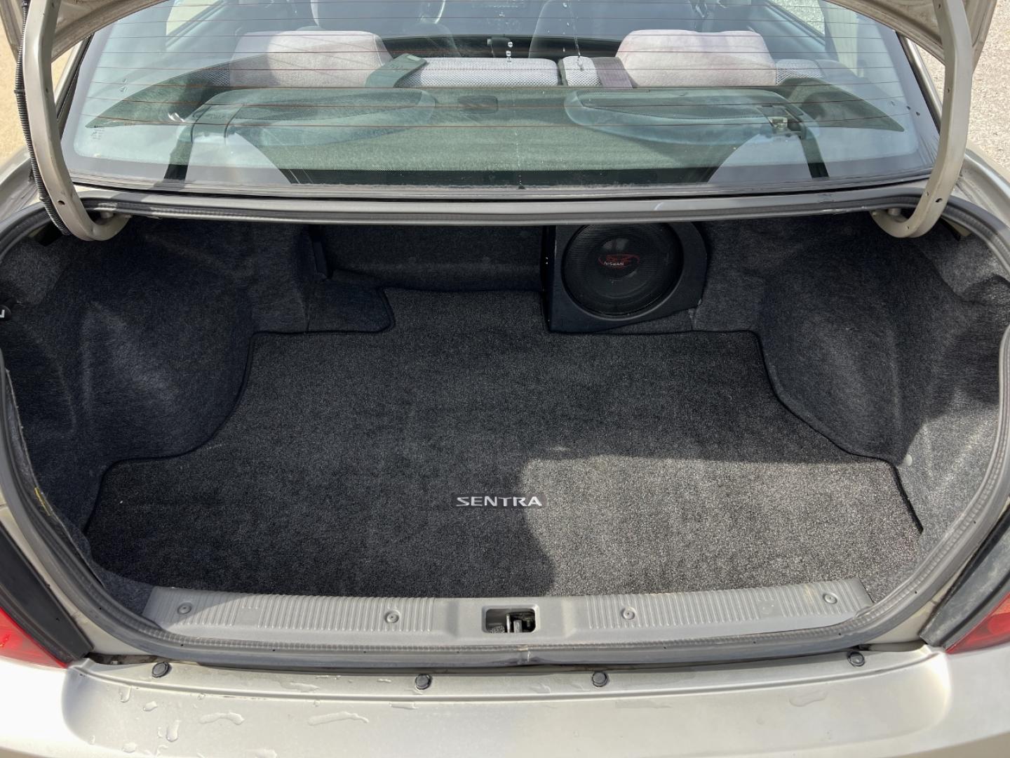 2006 GRAY /Gray Cloth Nissan Sentra 1.8 Special Edition (3N1CB51D16L) with an 1.8L 4 Cyl. engine, Automatic transmission, located at 506 S. Kingshighway, Cape Girardeau, MO, 63703, (573) 235-5000, 37.294991, -89.553635 - 2006 Nissan Sentra 1.8 Special Edition 115xxx miles Front Wheel Drive 1.8L 4 Cyl. Automatic Cruise Power Windows/Locks/Mirrors We have financing available and we accept trades! Fill out a credit application on our website or come by today! If you have any questions, give us a call at (573) 2 - Photo#16