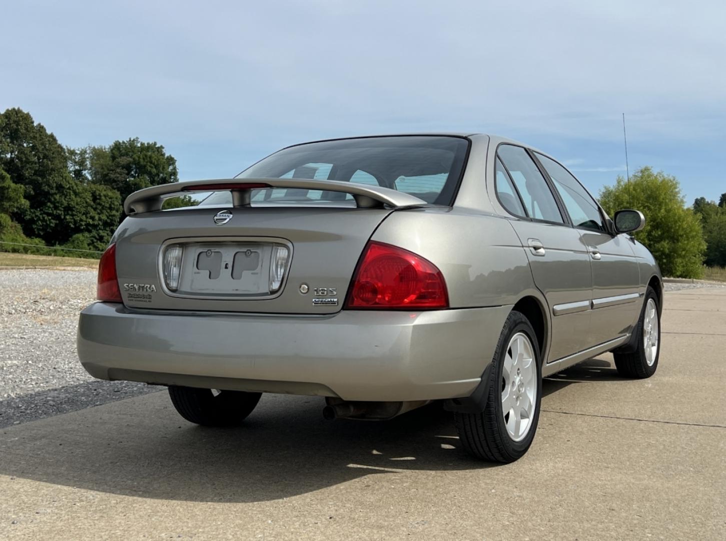 2006 GRAY /Gray Cloth Nissan Sentra 1.8 Special Edition (3N1CB51D16L) with an 1.8L 4 Cyl. engine, Automatic transmission, located at 506 S. Kingshighway, Cape Girardeau, MO, 63703, (573) 235-5000, 37.294991, -89.553635 - 2006 Nissan Sentra 1.8 Special Edition 115xxx miles Front Wheel Drive 1.8L 4 Cyl. Automatic Cruise Power Windows/Locks/Mirrors We have financing available and we accept trades! Fill out a credit application on our website or come by today! If you have any questions, give us a call at (573) 2 - Photo#5