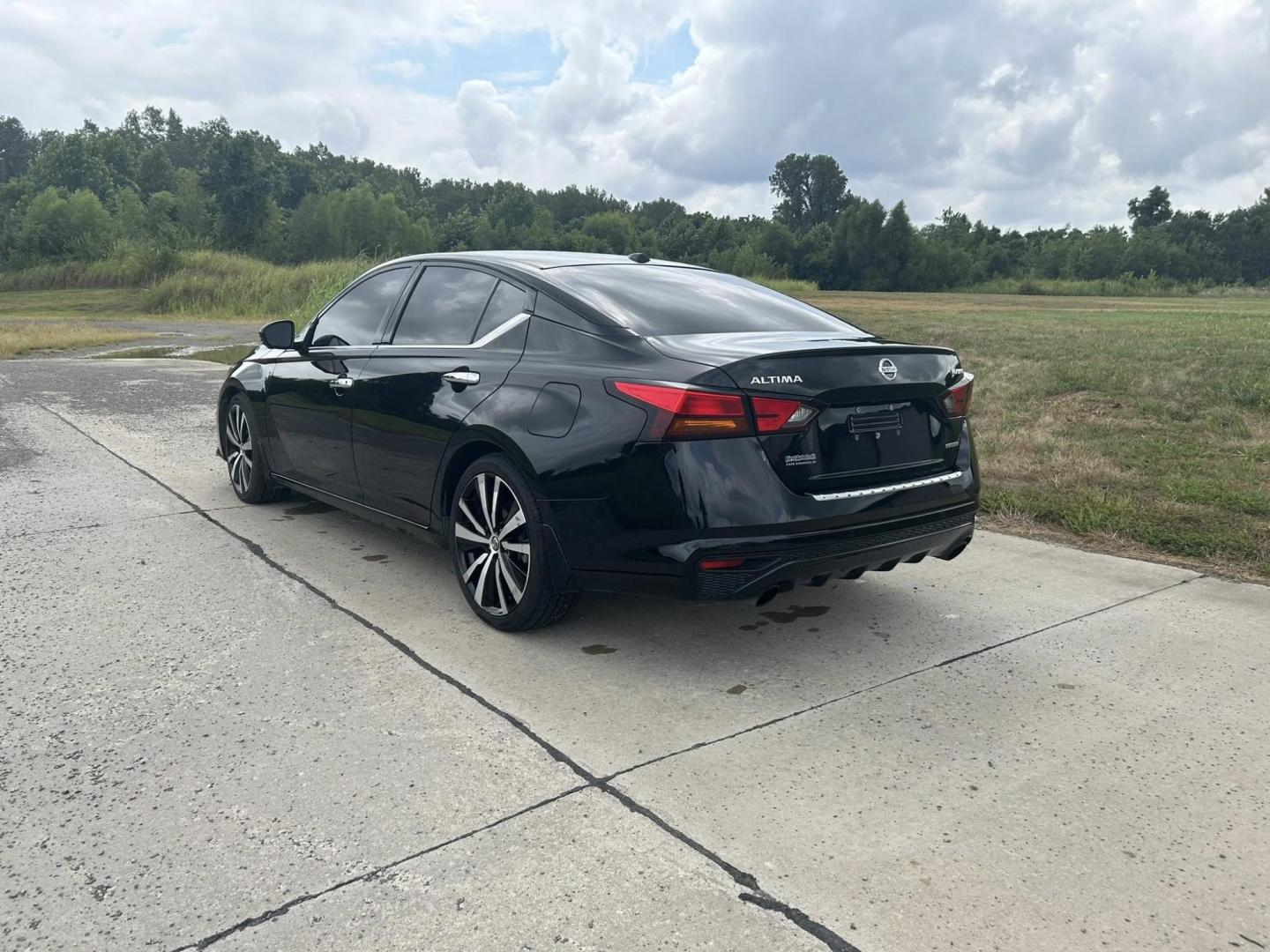 2020 BLACK /Black Nissan Altima VC-T Platinum (1N4AL4FV5LC) with an 2.0L L4 DOHC 16V TURBO engine, CVT transmission, located at 506 S. Kingshighway, Cape Girardeau, MO, 63703, (573) 235-5000, 37.294991, -89.553635 - 2020 Nissan Altima Platinum 84xxx Miles 2.0 I4 Variable Compression Turbo Front Wheel Drive Automatic Leather Power Seats Heated Seats/Steering Wheel Remote Start Remote Entry Navigation Sunroof Cruise Power Windows/Locks/Mirrors We have financing available and we accept trades! Fill o - Photo#9