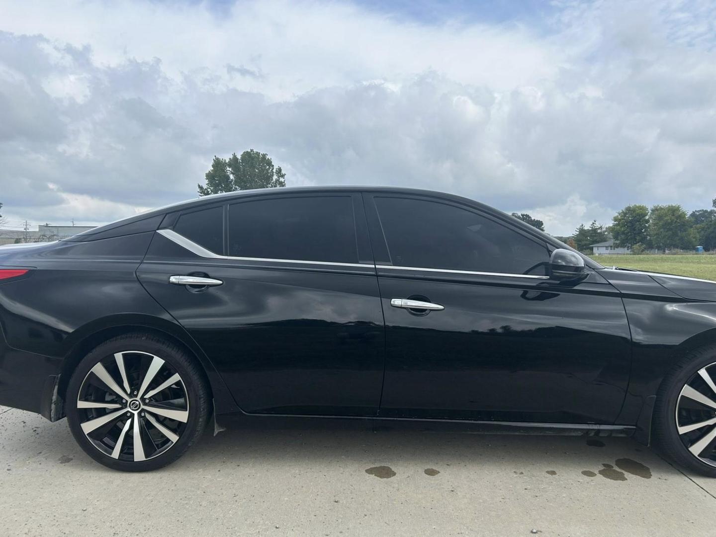2020 BLACK /Black Nissan Altima VC-T Platinum (1N4AL4FV5LC) with an 2.0L L4 DOHC 16V TURBO engine, CVT transmission, located at 506 S. Kingshighway, Cape Girardeau, MO, 63703, (573) 235-5000, 37.294991, -89.553635 - 2020 Nissan Altima Platinum 84xxx Miles 2.0 I4 Variable Compression Turbo Front Wheel Drive Automatic Leather Power Seats Heated Seats/Steering Wheel Remote Start Remote Entry Navigation Sunroof Cruise Power Windows/Locks/Mirrors We have financing available and we accept trades! Fill o - Photo#11