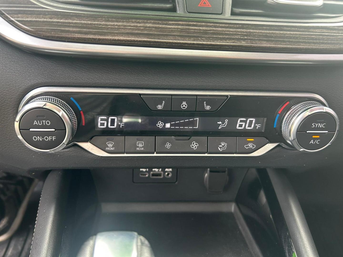 2020 BLACK /Black Nissan Altima VC-T Platinum (1N4AL4FV5LC) with an 2.0L L4 DOHC 16V TURBO engine, CVT transmission, located at 506 S. Kingshighway, Cape Girardeau, MO, 63703, (573) 235-5000, 37.294991, -89.553635 - 2020 Nissan Altima Platinum 84xxx Miles 2.0 I4 Variable Compression Turbo Front Wheel Drive Automatic Leather Power Seats Heated Seats/Steering Wheel Remote Start Remote Entry Navigation Sunroof Cruise Power Windows/Locks/Mirrors We have financing available and we accept trades! Fill o - Photo#27