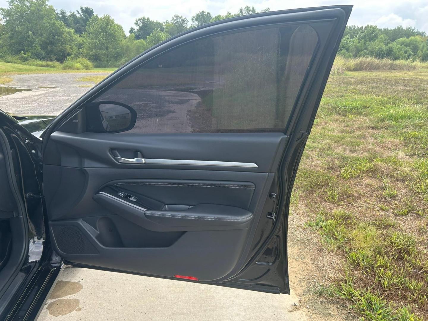 2020 BLACK /Black Nissan Altima VC-T Platinum (1N4AL4FV5LC) with an 2.0L L4 DOHC 16V TURBO engine, CVT transmission, located at 506 S. Kingshighway, Cape Girardeau, MO, 63703, (573) 235-5000, 37.294991, -89.553635 - 2020 Nissan Altima Platinum 84xxx Miles 2.0 I4 Variable Compression Turbo Front Wheel Drive Automatic Leather Power Seats Heated Seats/Steering Wheel Remote Start Remote Entry Navigation Sunroof Cruise Power Windows/Locks/Mirrors We have financing available and we accept trades! Fill o - Photo#18