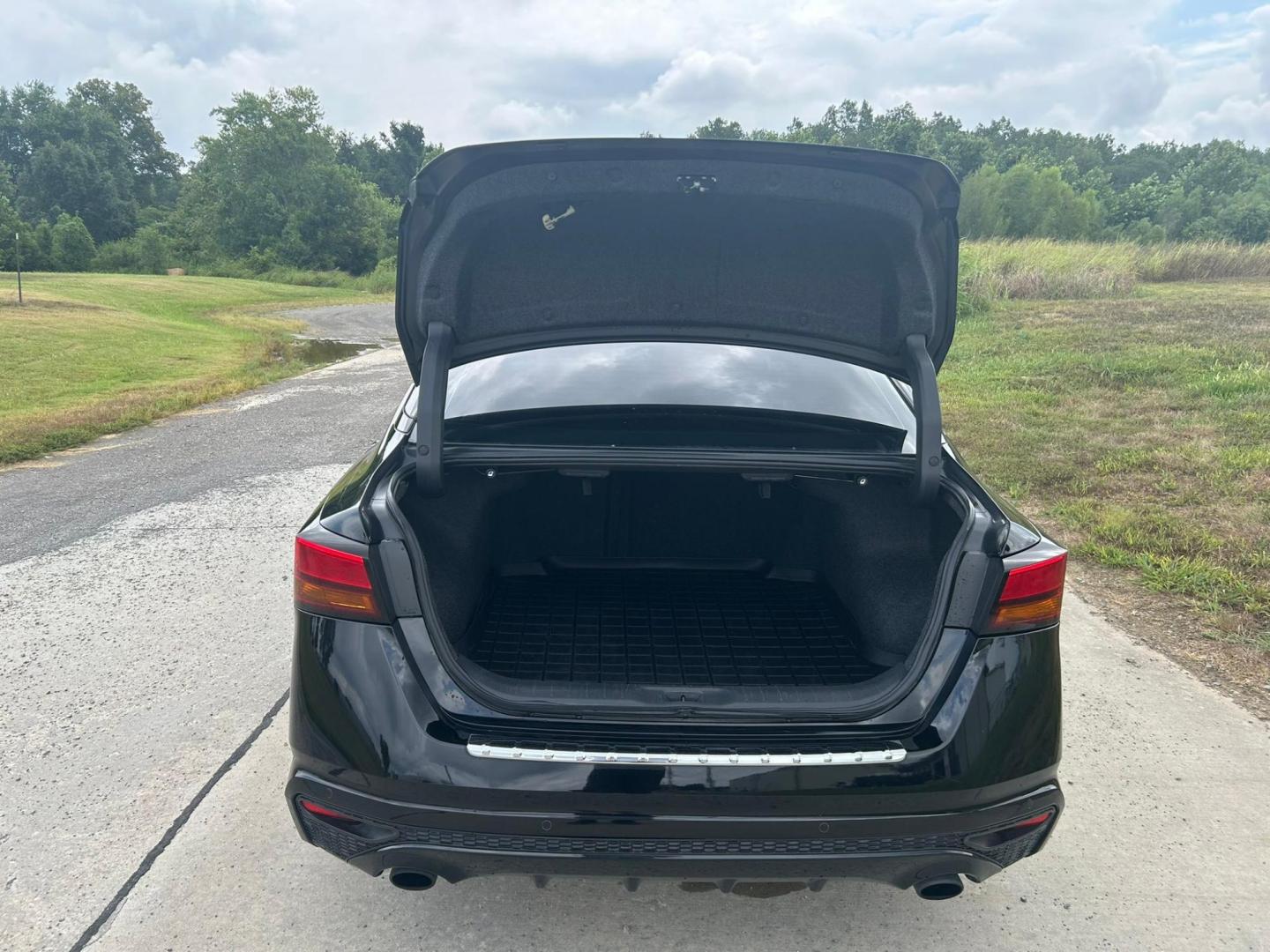 2020 BLACK /Black Nissan Altima VC-T Platinum (1N4AL4FV5LC) with an 2.0L L4 DOHC 16V TURBO engine, CVT transmission, located at 506 S. Kingshighway, Cape Girardeau, MO, 63703, (573) 235-5000, 37.294991, -89.553635 - 2020 Nissan Altima Platinum 84xxx Miles 2.0 I4 Variable Compression Turbo Front Wheel Drive Automatic Leather Power Seats Heated Seats/Steering Wheel Remote Start Remote Entry Navigation Sunroof Cruise Power Windows/Locks/Mirrors We have financing available and we accept trades! Fill o - Photo#14