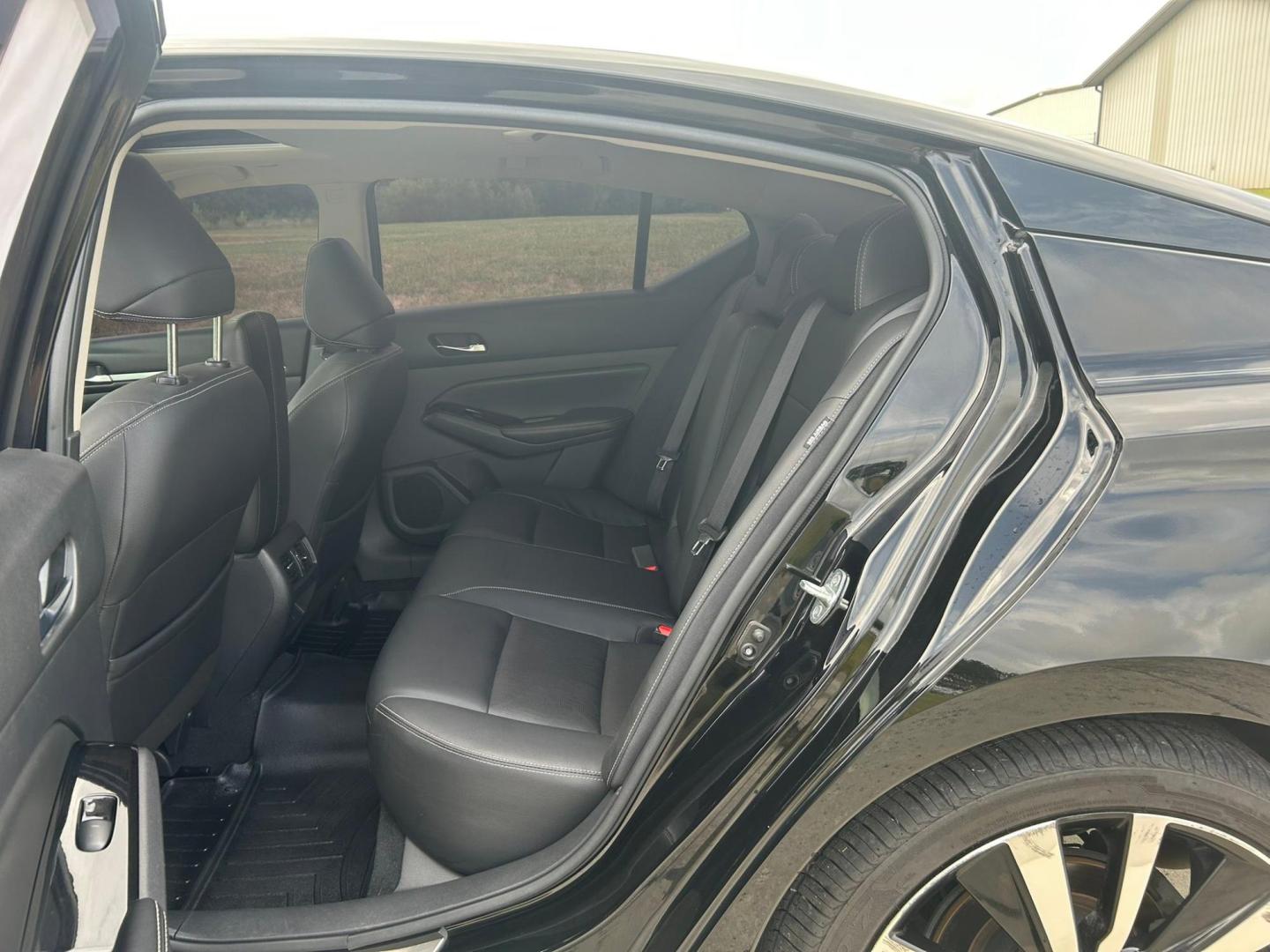 2020 BLACK /Black Nissan Altima VC-T Platinum (1N4AL4FV5LC) with an 2.0L L4 DOHC 16V TURBO engine, CVT transmission, located at 506 S. Kingshighway, Cape Girardeau, MO, 63703, (573) 235-5000, 37.294991, -89.553635 - 2020 Nissan Altima Platinum 84xxx Miles 2.0 I4 Variable Compression Turbo Front Wheel Drive Automatic Leather Power Seats Heated Seats/Steering Wheel Remote Start Remote Entry Navigation Sunroof Cruise Power Windows/Locks/Mirrors We have financing available and we accept trades! Fill o - Photo#21