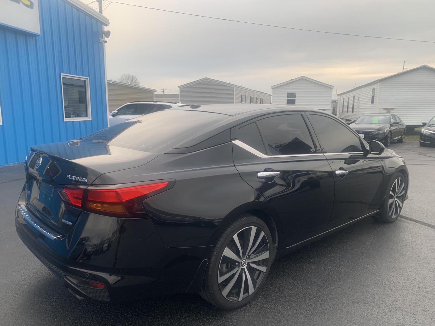 2020 BLACK /Black Nissan Altima VC-T Platinum (1N4AL4FV5LC) with an 2.0L L4 DOHC 16V TURBO engine, CVT transmission, located at 506 S. Kingshighway, Cape Girardeau, MO, 63703, (573) 235-5000, 37.294991, -89.553635 - 2020 Nissan Altima Platinum 84xxx Miles 2.0 I4 Variable Compression Turbo Front Wheel Drive Automatic Leather Power Seats Heated Seats/Steering Wheel Remote Start Remote Entry Navigation Sunroof Cruise Power Windows/Locks/Mirrors We have financing available and we accept trades! Fill o - Photo#4