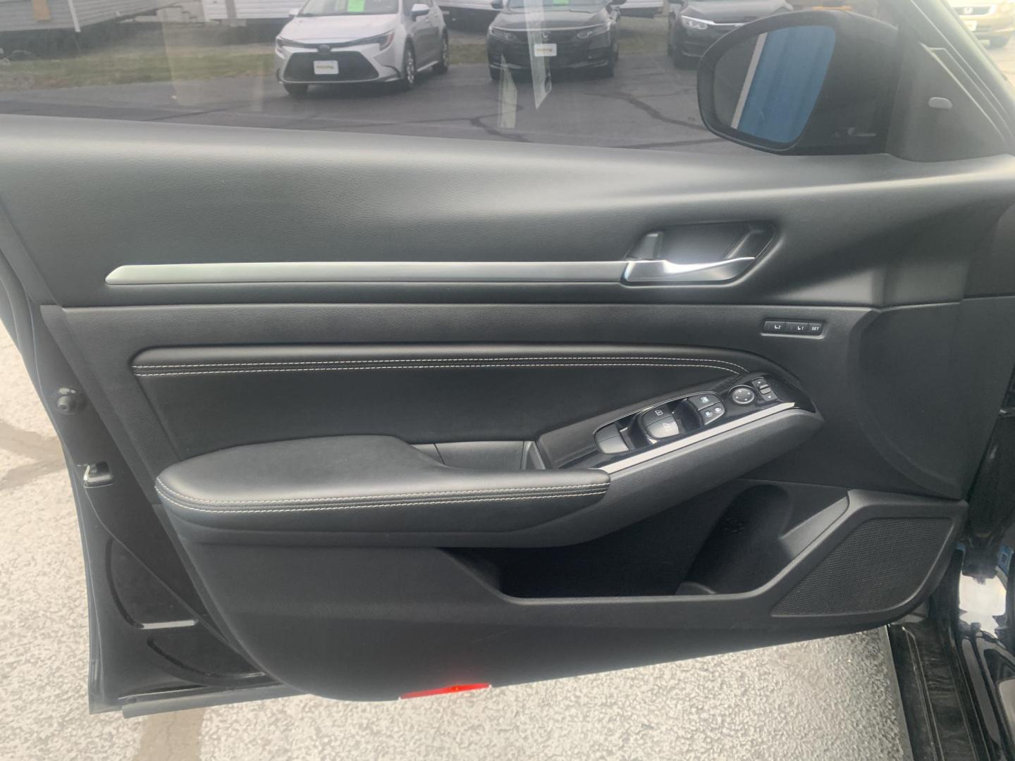 2020 BLACK /Black Nissan Altima VC-T Platinum (1N4AL4FV5LC) with an 2.0L L4 DOHC 16V TURBO engine, CVT transmission, located at 506 S. Kingshighway, Cape Girardeau, MO, 63703, (573) 235-5000, 37.294991, -89.553635 - 2020 Nissan Altima Platinum 84xxx Miles 2.0 I4 Variable Compression Turbo Front Wheel Drive Automatic Leather Power Seats Heated Seats/Steering Wheel Remote Start Remote Entry Navigation Sunroof Cruise Power Windows/Locks/Mirrors We have financing available and we accept trades! Fill o - Photo#15