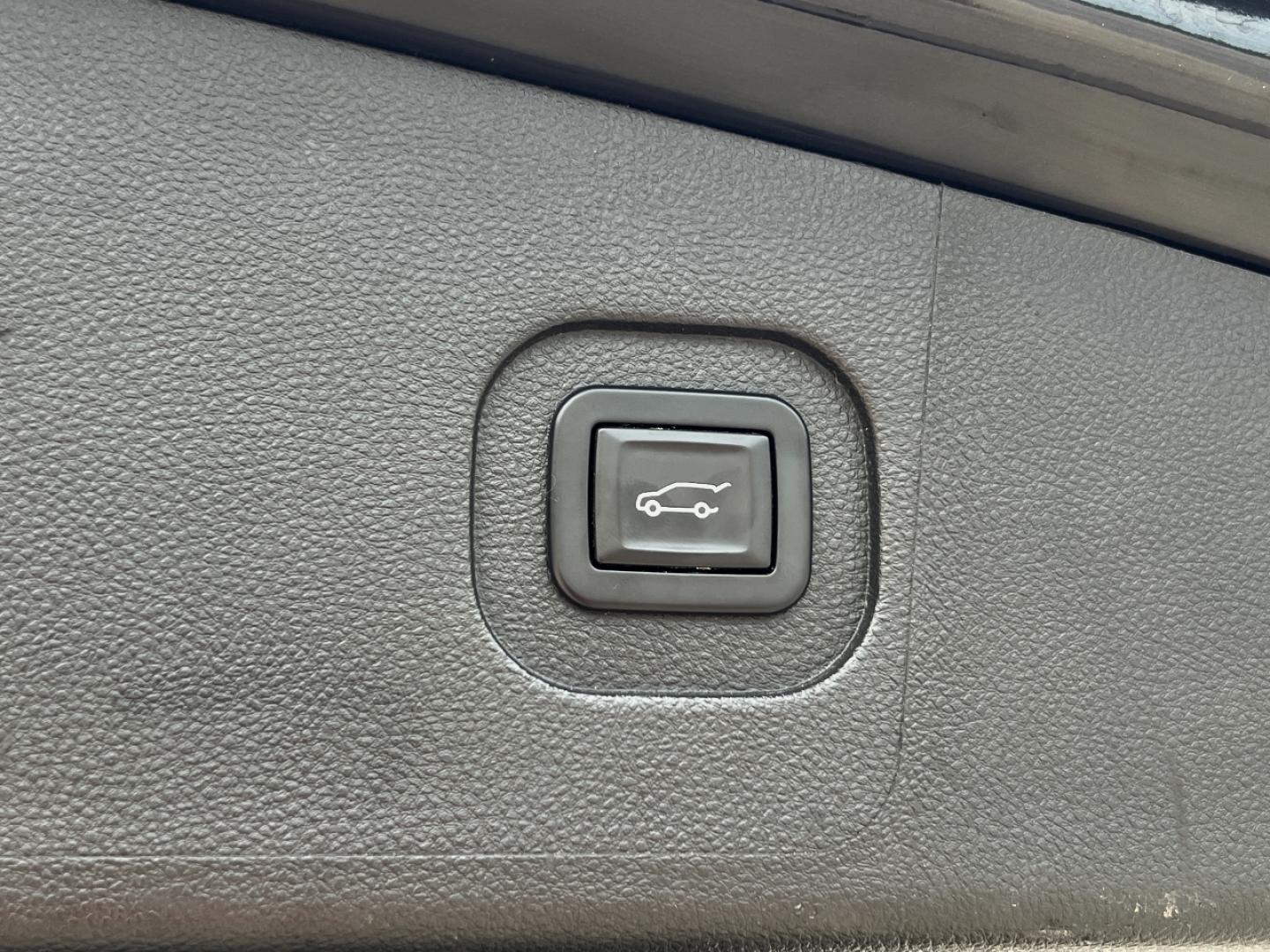 2017 BLACK /Black Leather GMC Terrain SLT AWD (2GKFLUEK1H6) with an 2.4L 4 Cyl. engine, Automatic transmission, located at 506 S. Kingshighway, Cape Girardeau, MO, 63703, (573) 235-5000, 37.294991, -89.553635 - 2017 GMC Terrain SLT 124xxx miles All Wheel Drive 2.4L 4 Cyl. Automatic Leather Navigation Power/Heated Seats Backup Camera Sunroof Bluetooth Remote Start Cruise Power Windows/Locks/Mirrors We have financing available and we accept trades! Fill out a credit application on our website o - Photo#23