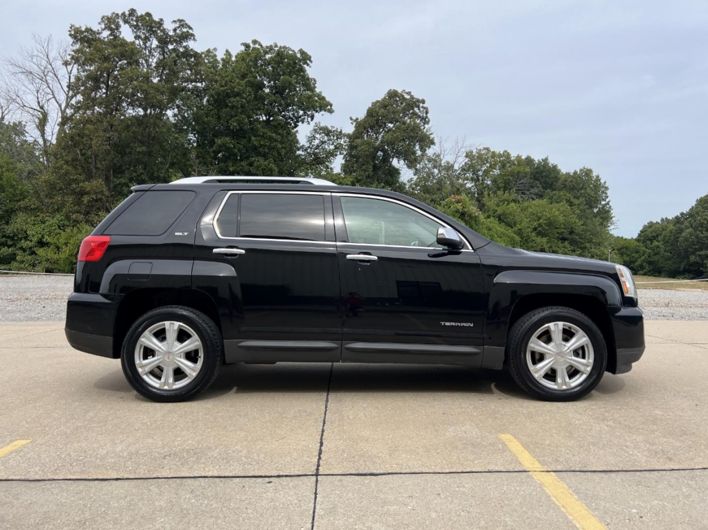 2017 BLACK /Black Leather GMC Terrain SLT AWD (2GKFLUEK1H6) with an 2.4L 4 Cyl. engine, Automatic transmission, located at 506 S. Kingshighway, Cape Girardeau, MO, 63703, (573) 235-5000, 37.294991, -89.553635 - 2017 GMC Terrain SLT 124xxx miles All Wheel Drive 2.4L 4 Cyl. Automatic Leather Navigation Power/Heated Seats Backup Camera Sunroof Bluetooth Remote Start Cruise Power Windows/Locks/Mirrors We have financing available and we accept trades! Fill out a credit application on our website o - Photo#10